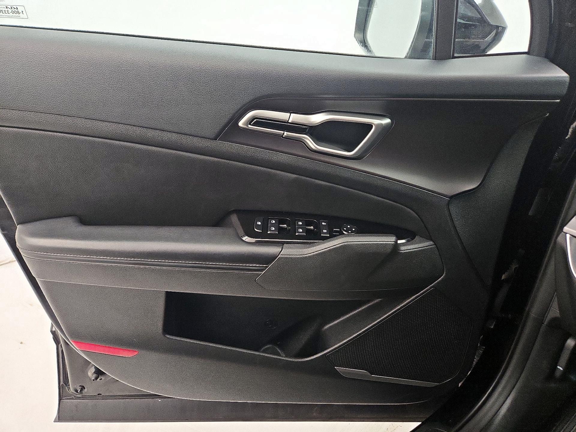 Thumbnail: 2023 Kia Sportage - 12