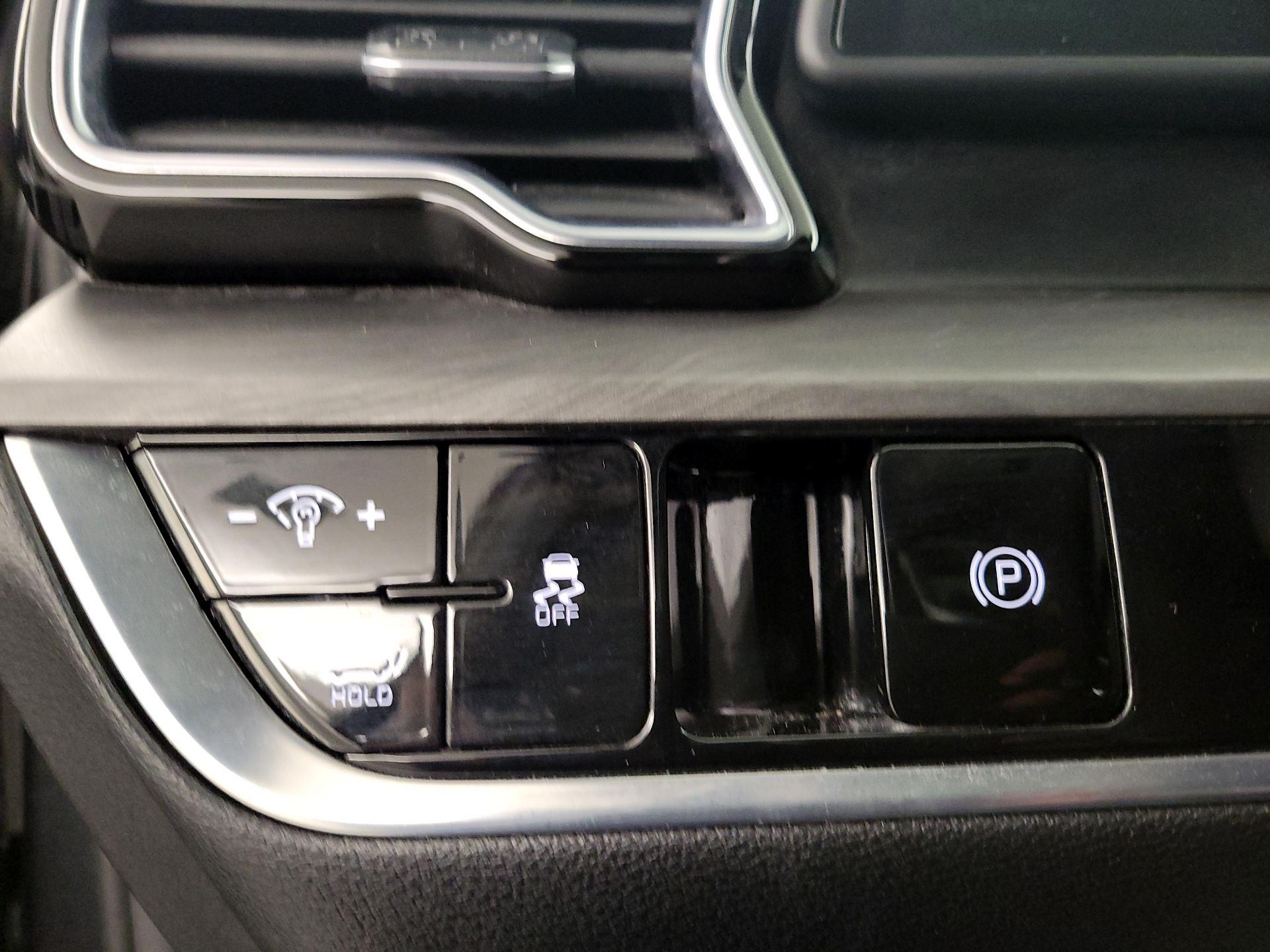 Thumbnail: 2023 Kia Sportage - 13