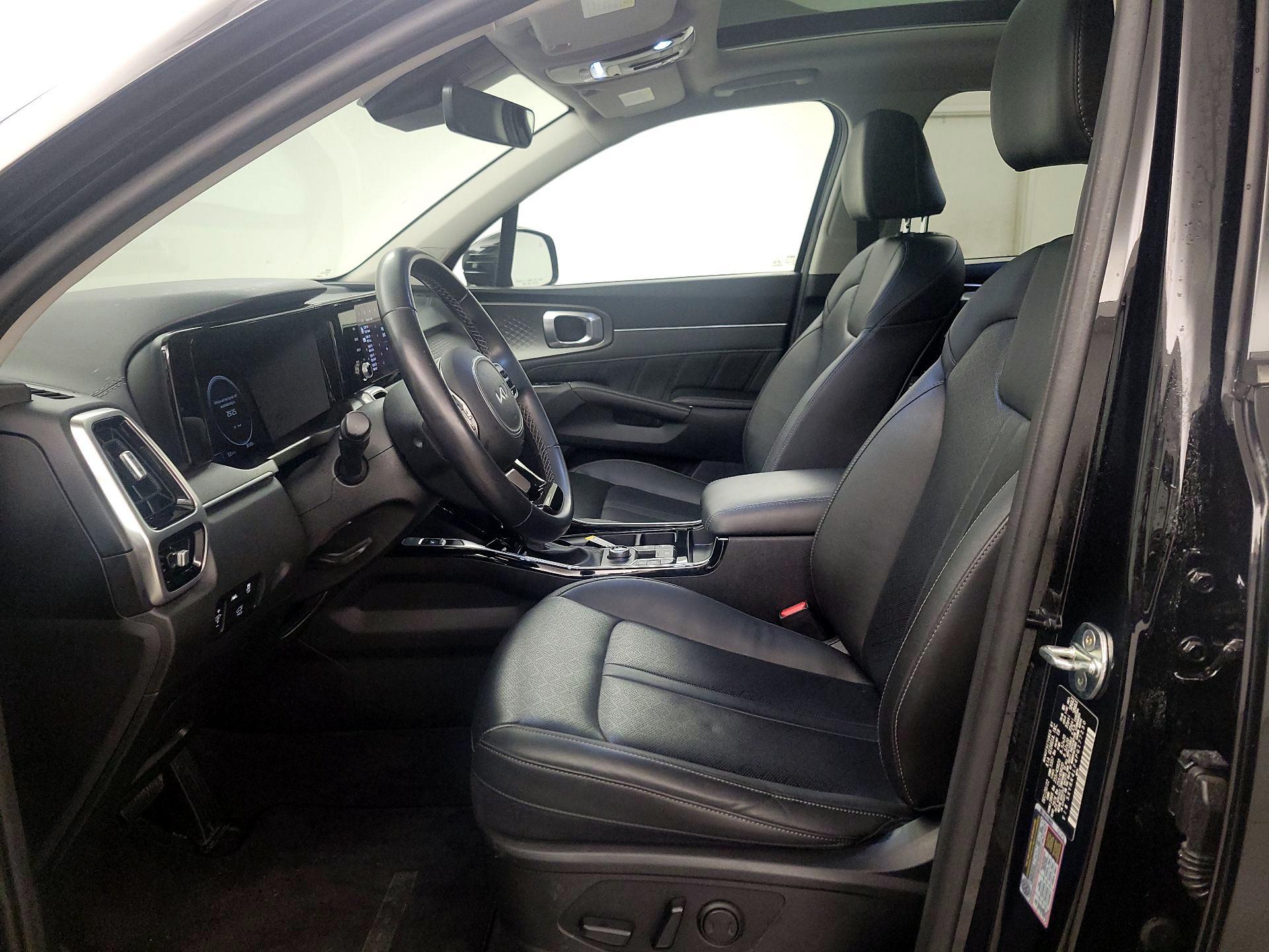 Thumbnail: 2023 Kia Sorento - 11