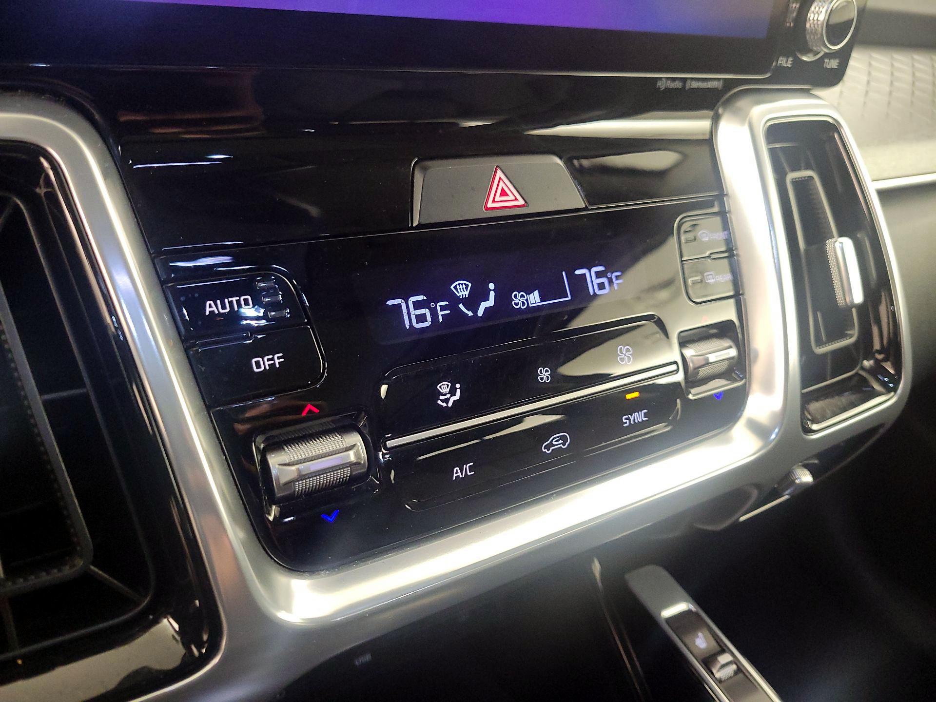 Thumbnail: 2023 Kia Sorento - 17