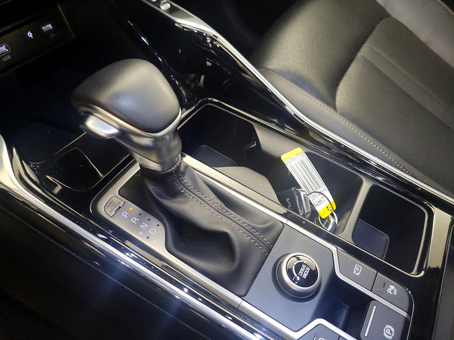 Thumbnail: 2023 Kia Sorento - 18