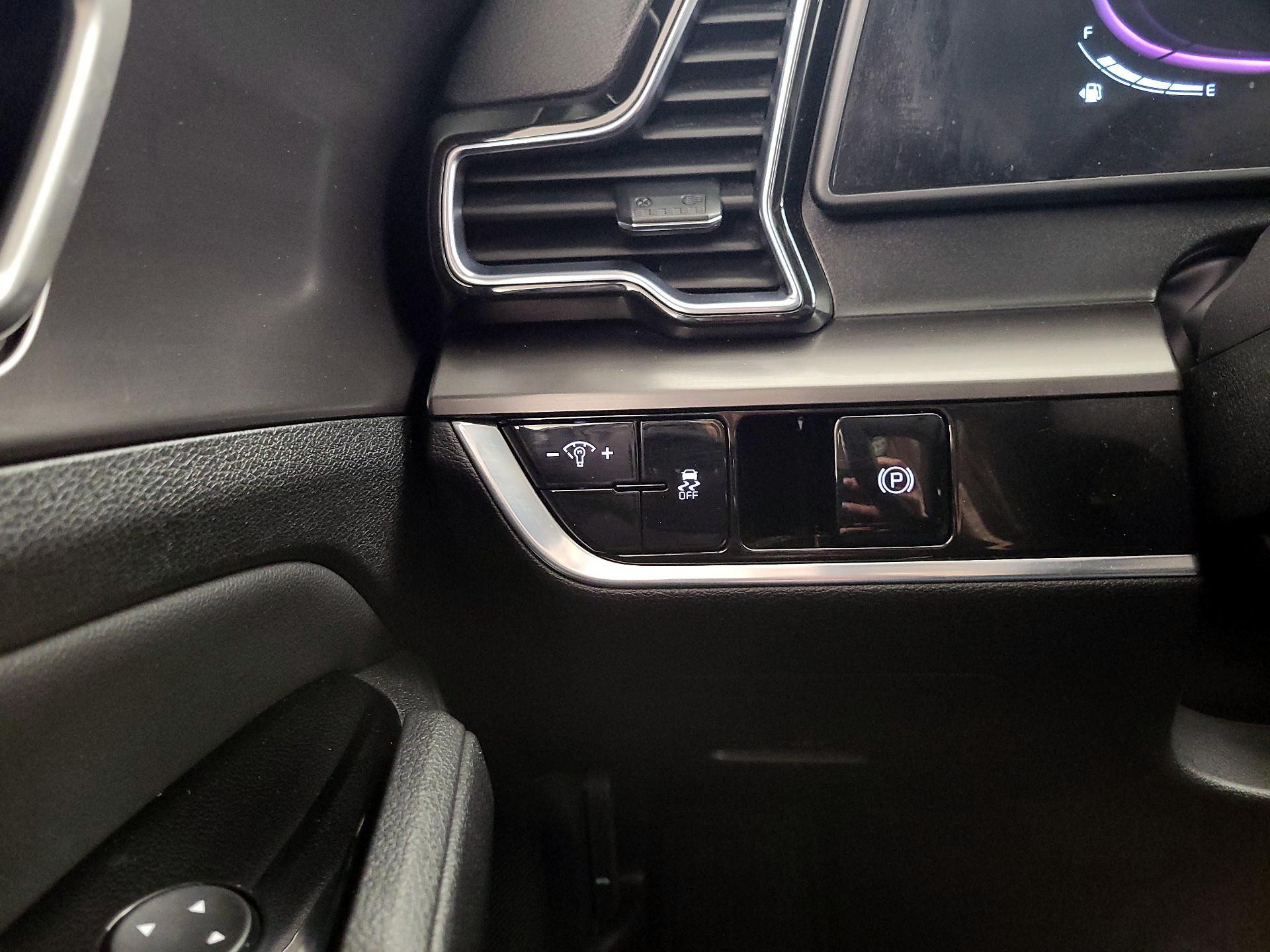 Thumbnail: 2023 Kia Sportage - 13