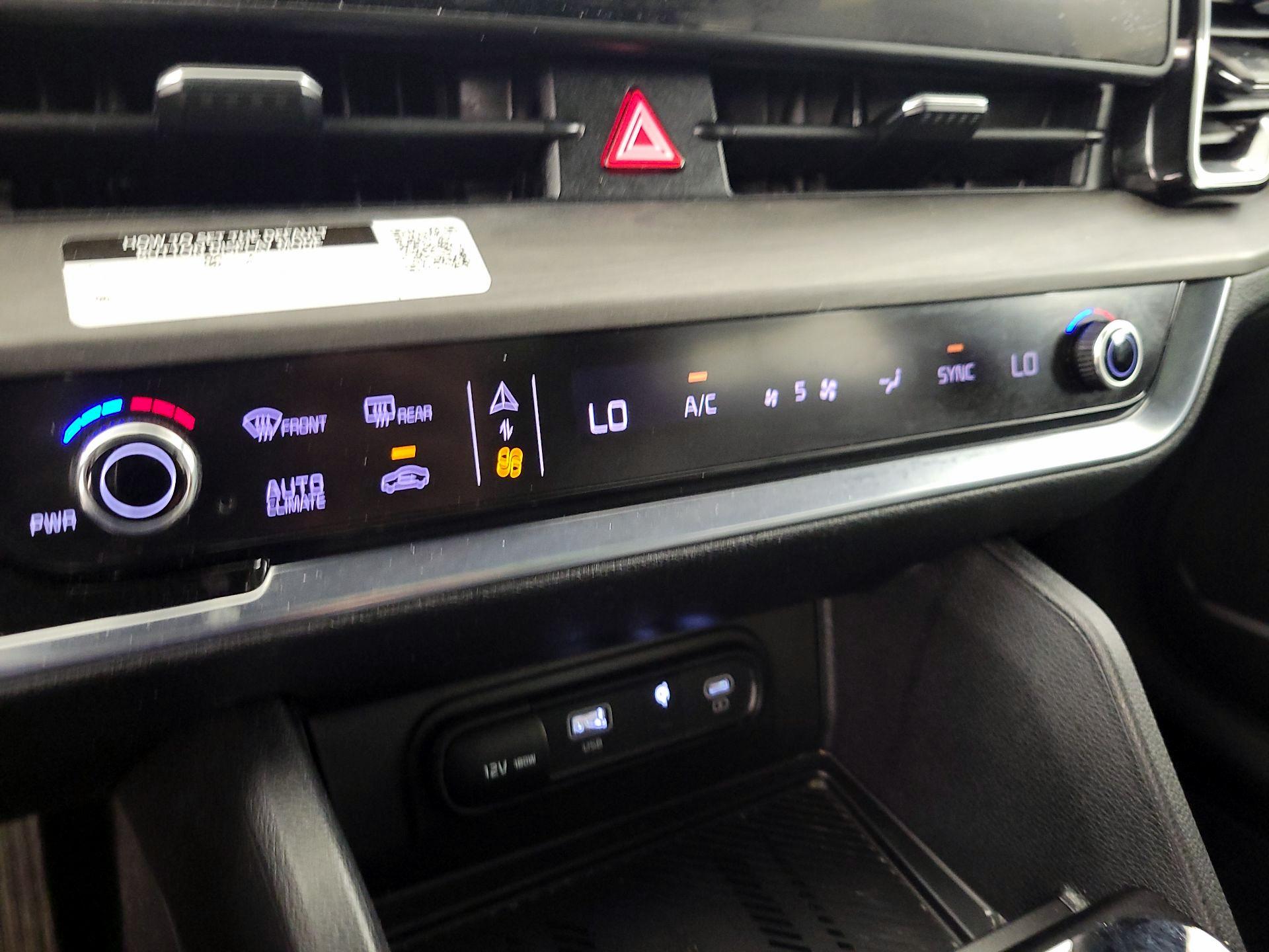 Thumbnail: 2023 Kia Sportage - 17