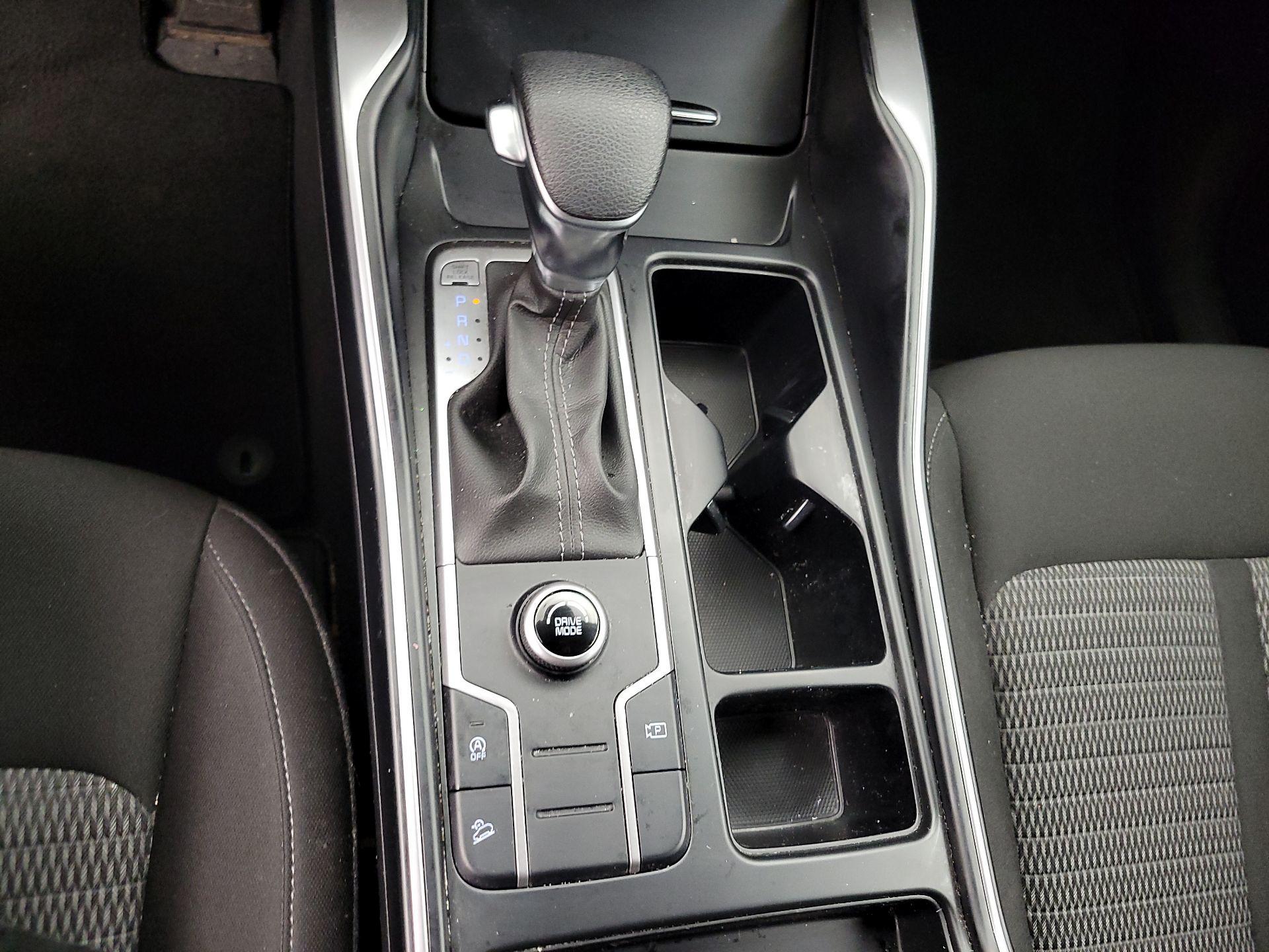 Thumbnail: 2023 Kia Sorento - 17