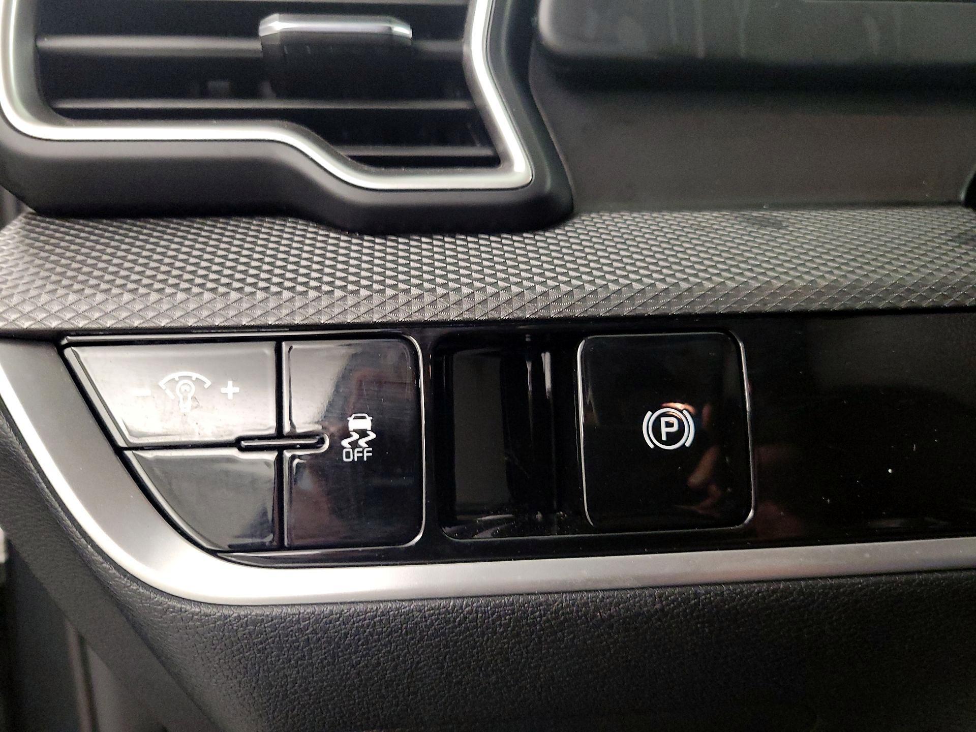 Thumbnail: 2024 Kia Sportage - 13