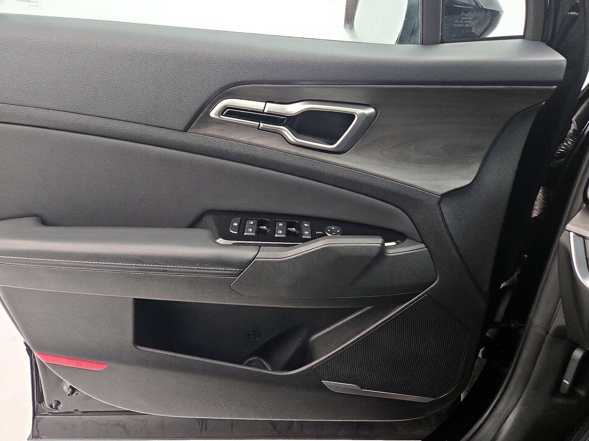 Thumbnail: 2023 Kia Sportage - 12