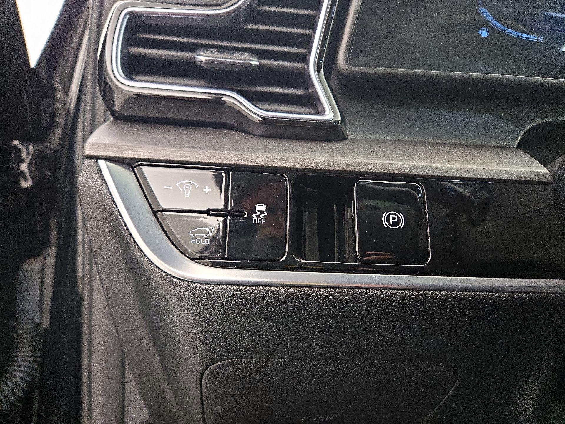 Thumbnail: 2023 Kia Sportage - 13