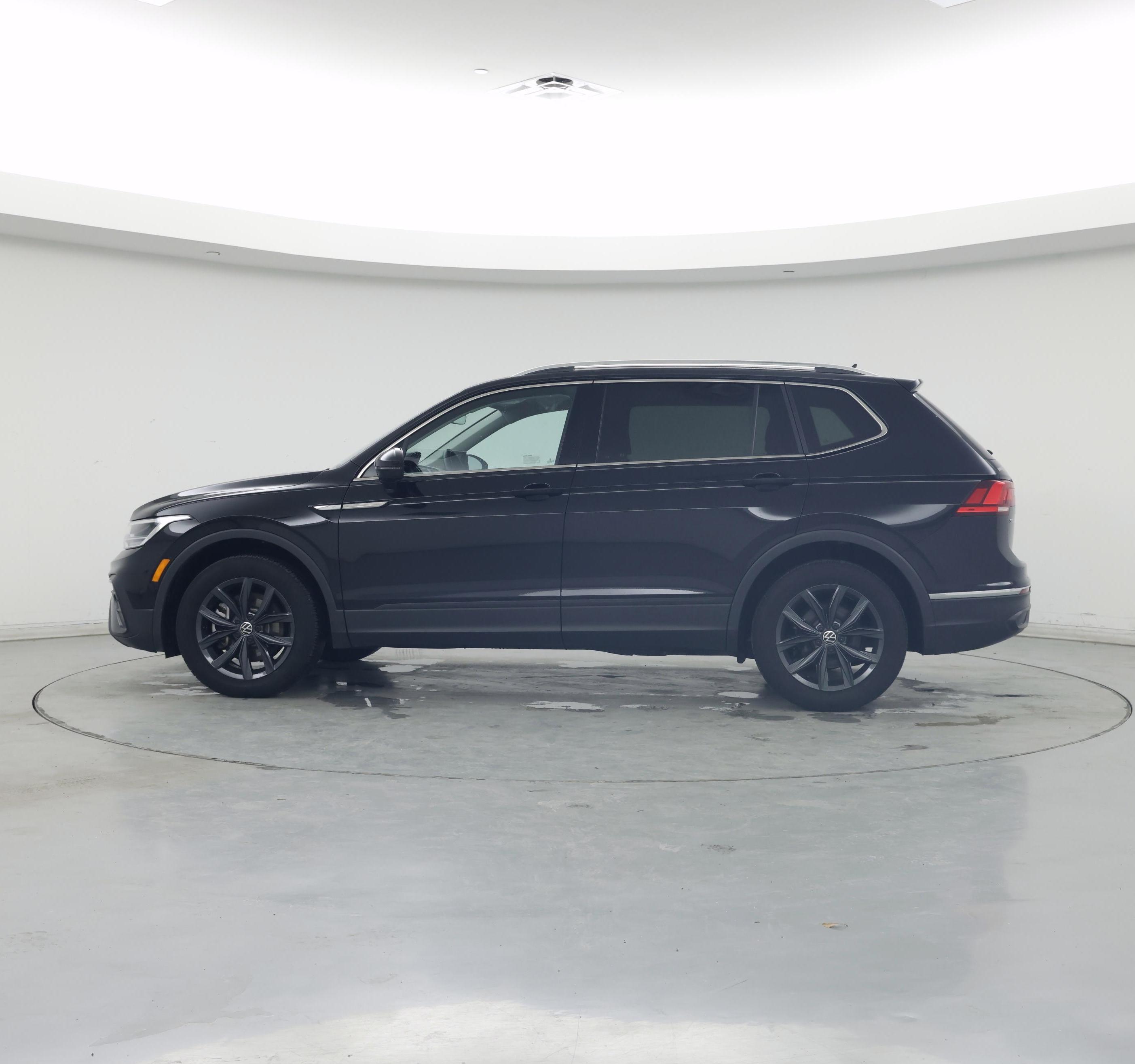 Thumbnail: 2024 Volkswagen Tiguan - 3