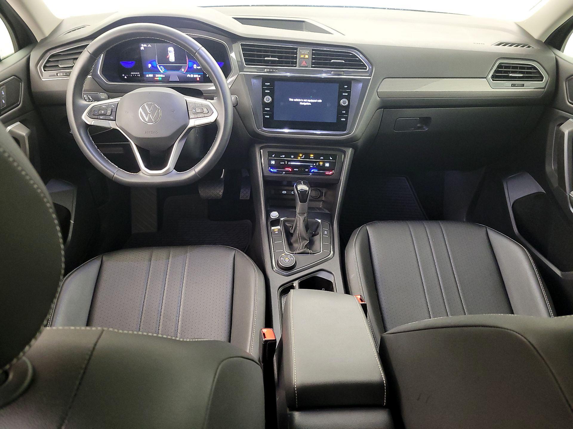 Thumbnail: 2023 Volkswagen Tiguan - 9