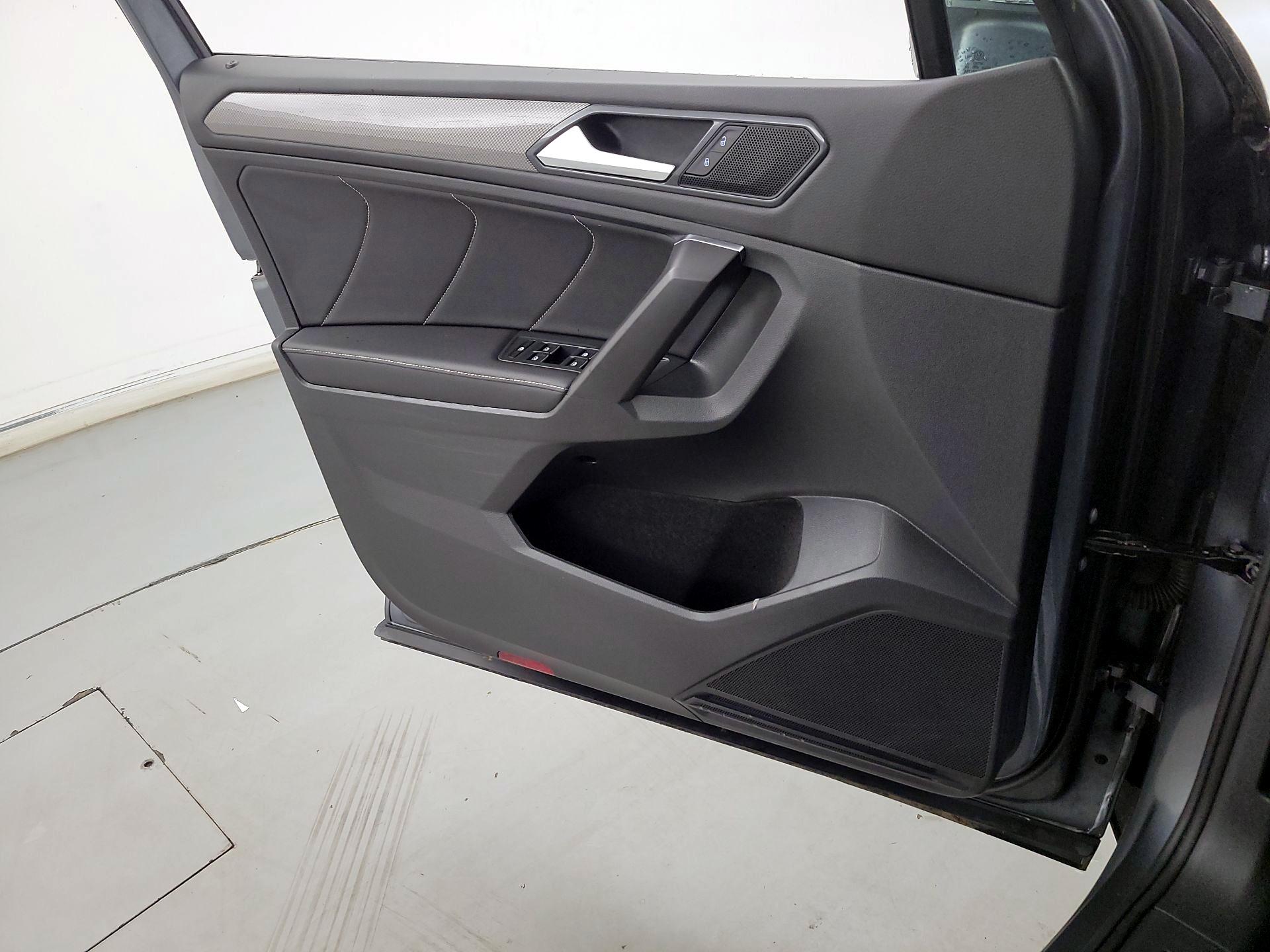 Thumbnail: 2023 Volkswagen Tiguan - 12