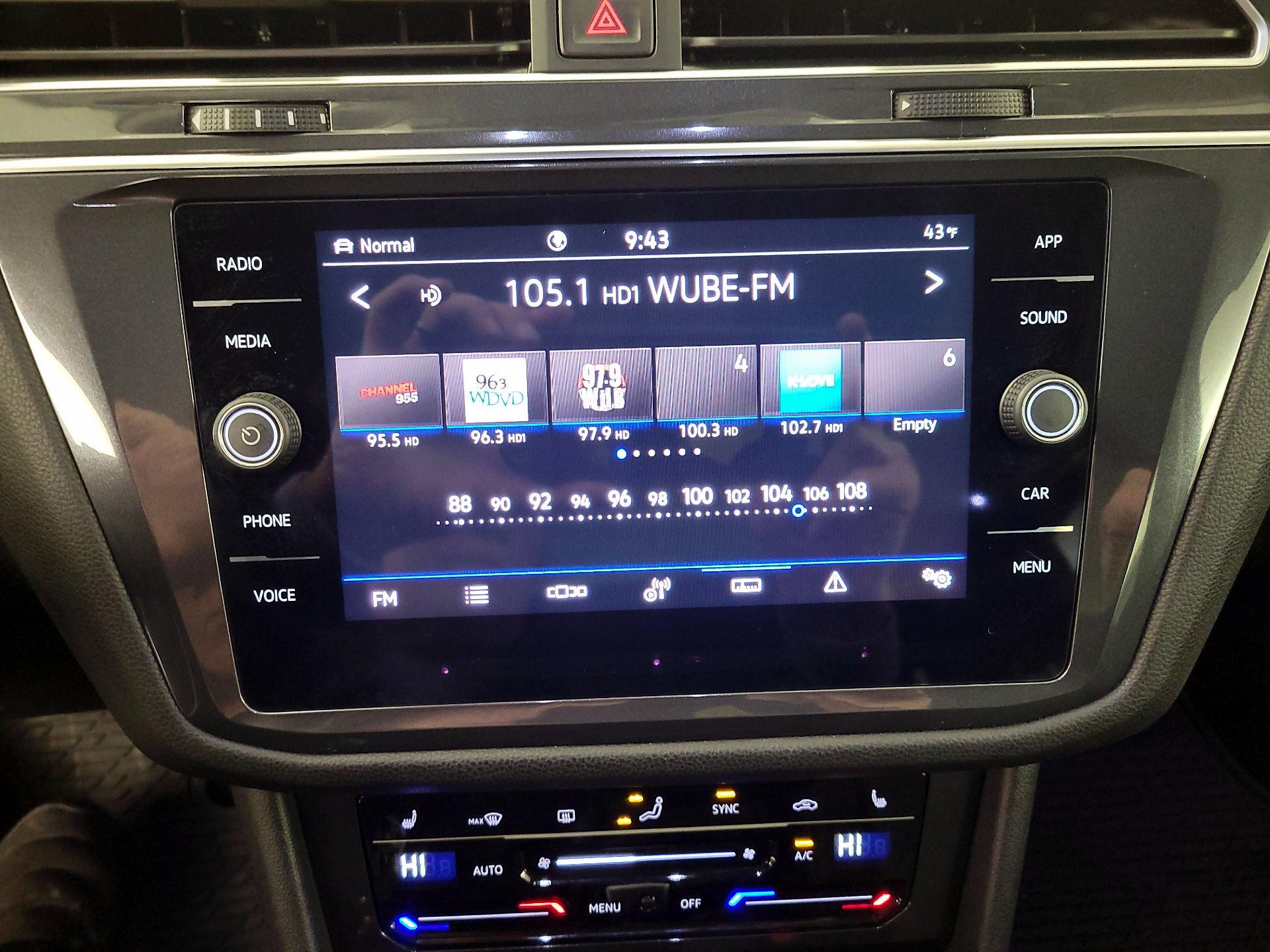 Thumbnail: 2023 Volkswagen Tiguan - 16