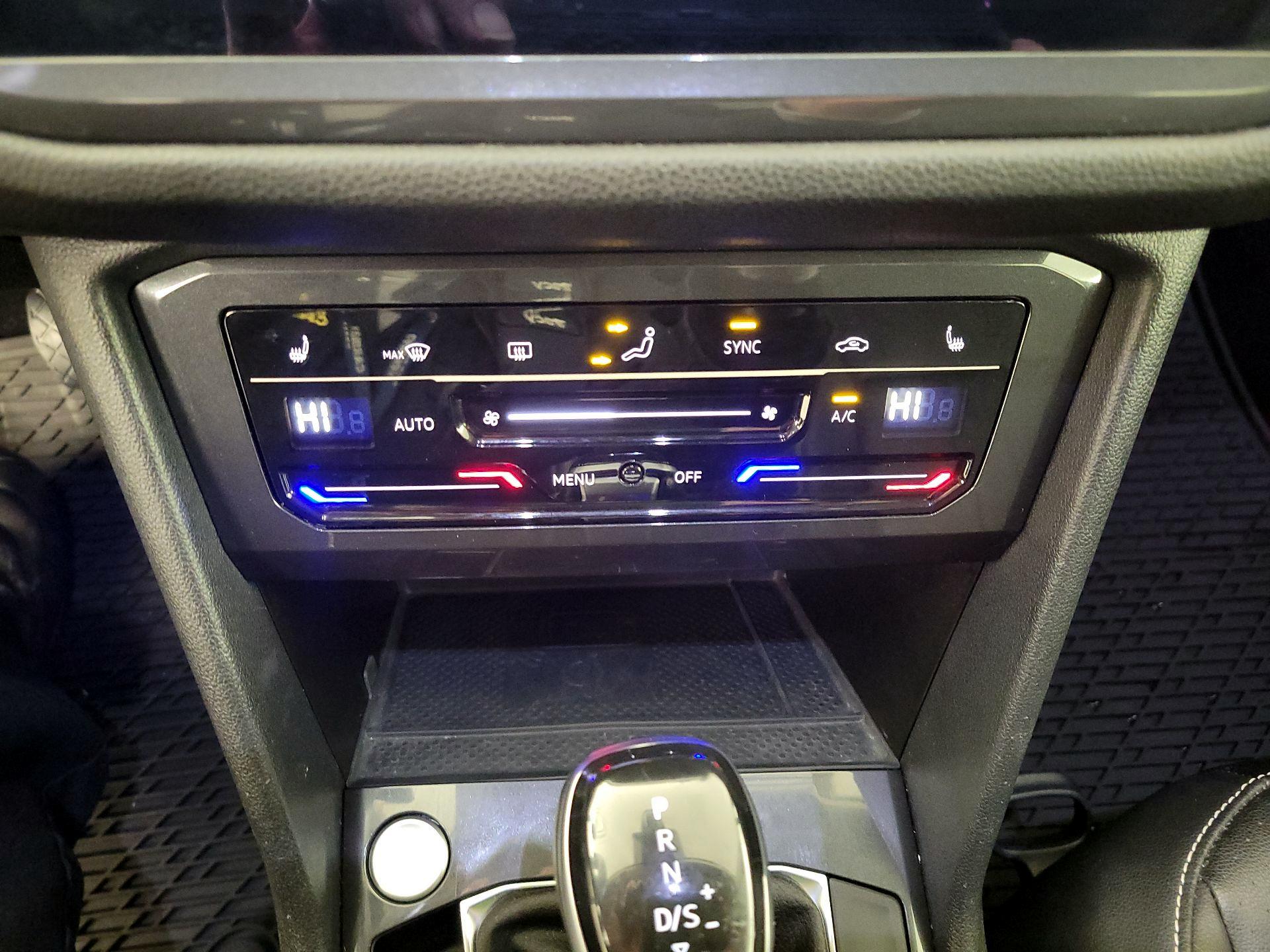 Thumbnail: 2023 Volkswagen Tiguan - 17