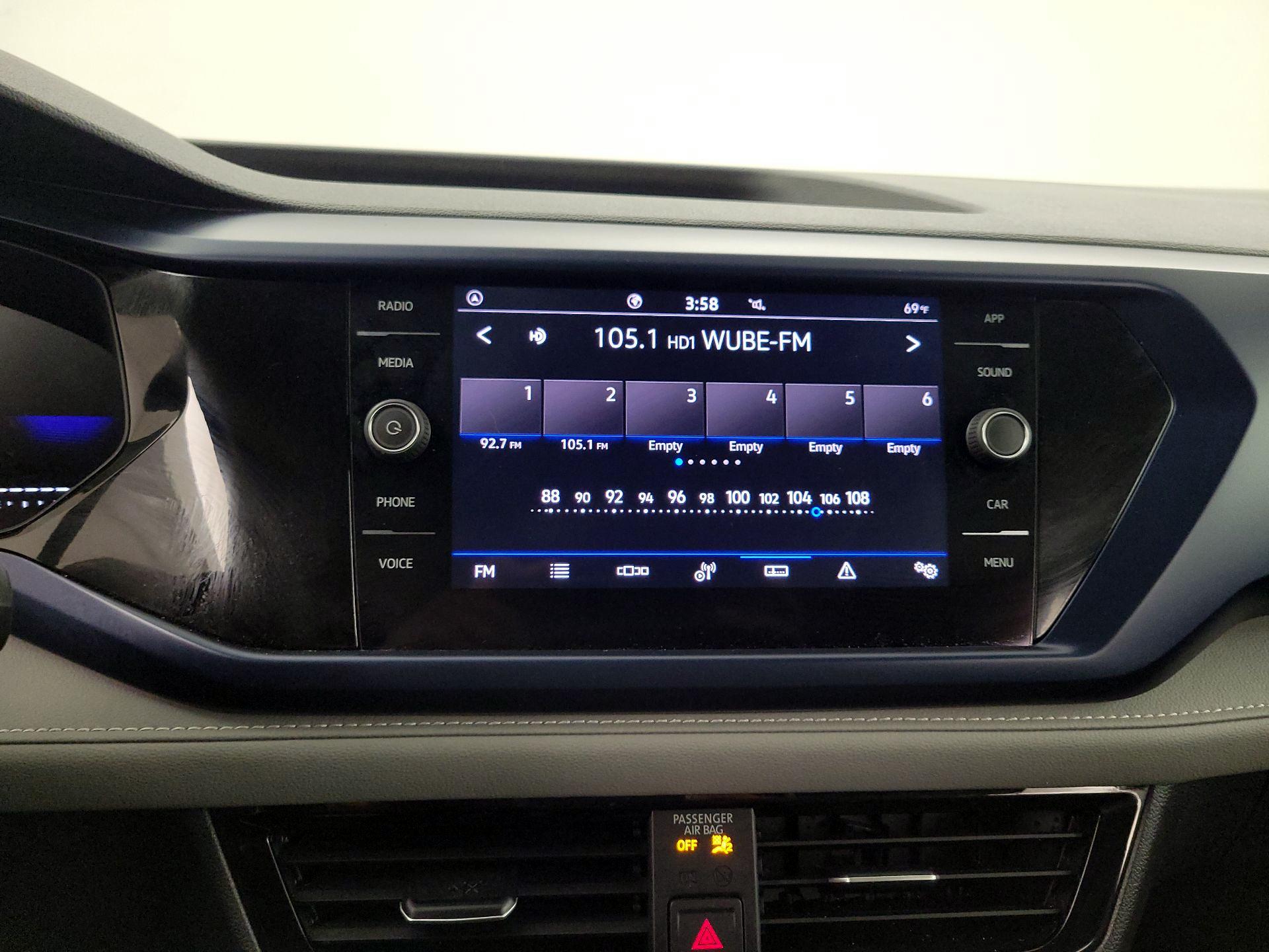 Thumbnail: 2024 Volkswagen Taos - 15