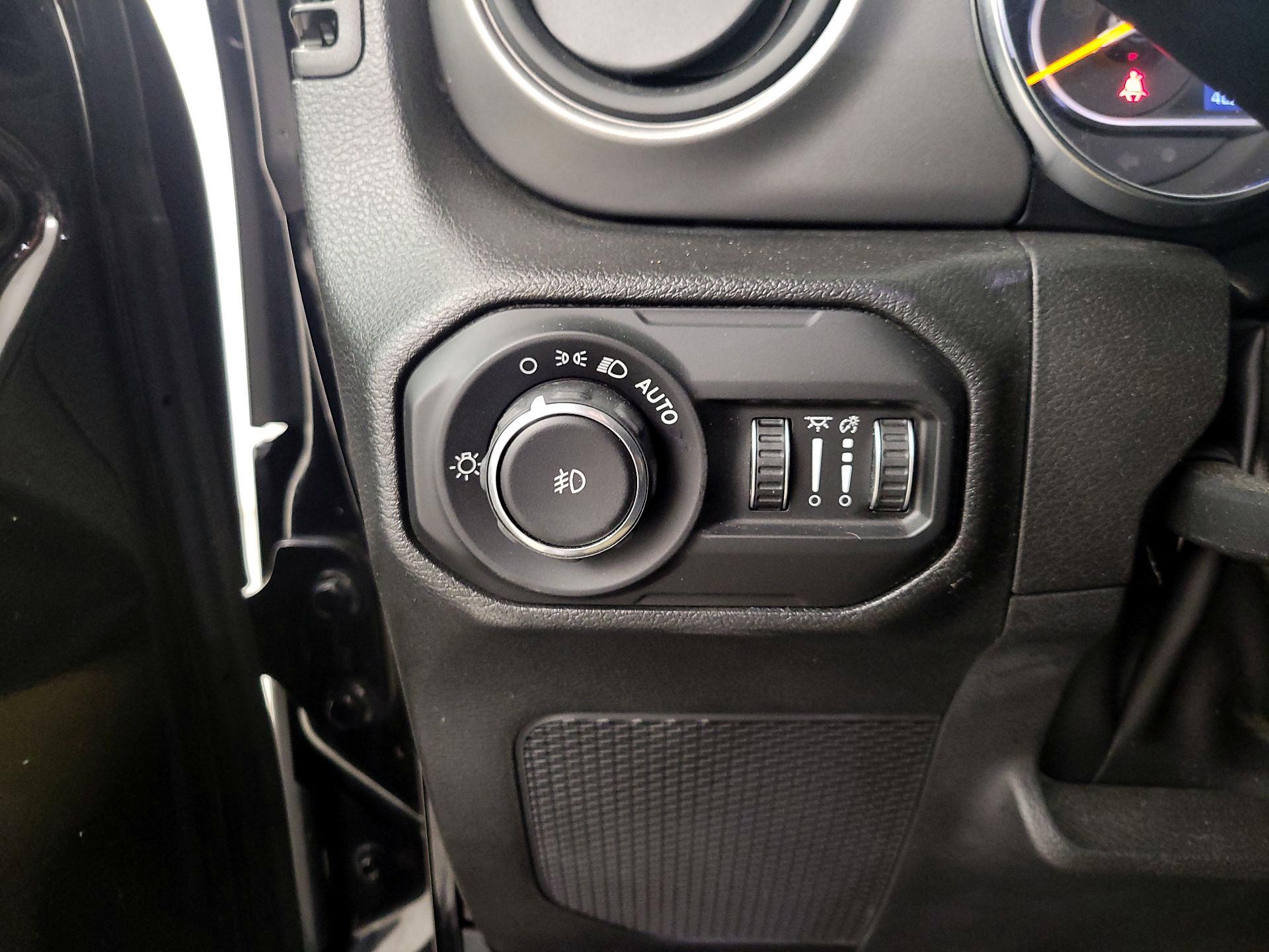 Thumbnail: 2022 Jeep Wrangler - 13