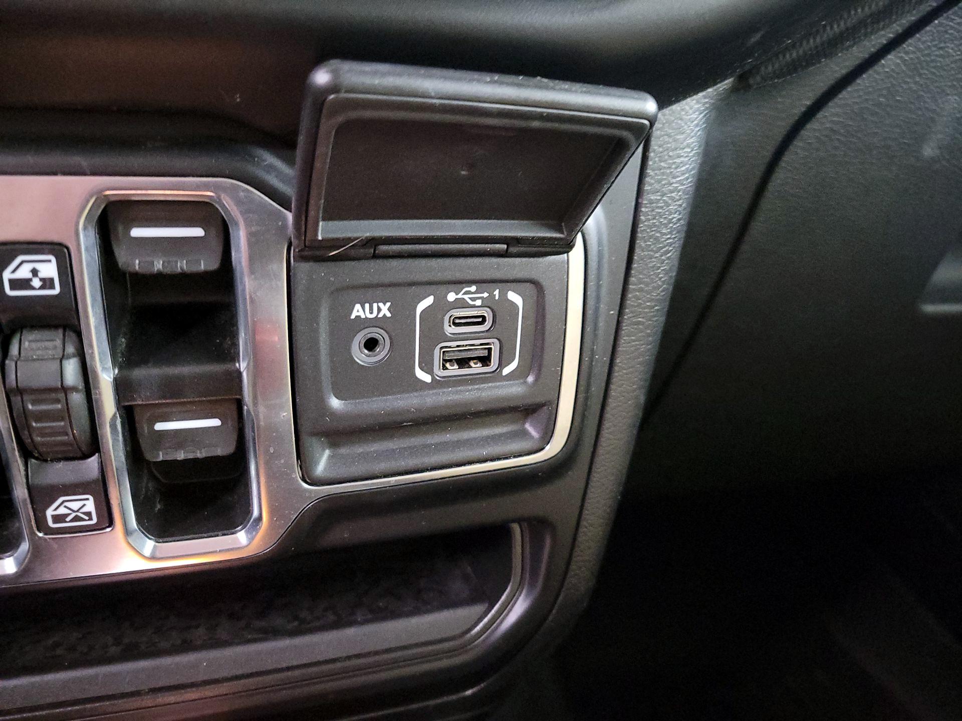 Thumbnail: 2022 Jeep Wrangler - 19