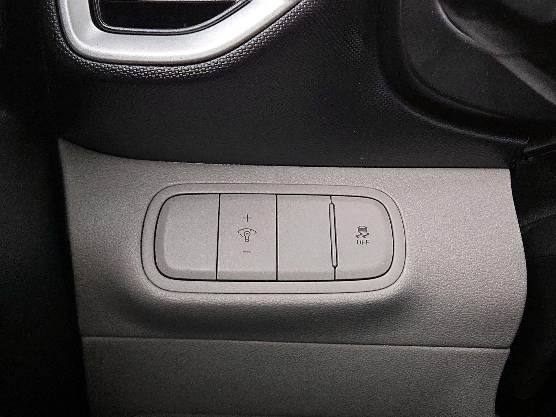 Thumbnail: 2023 Hyundai Venue - 13