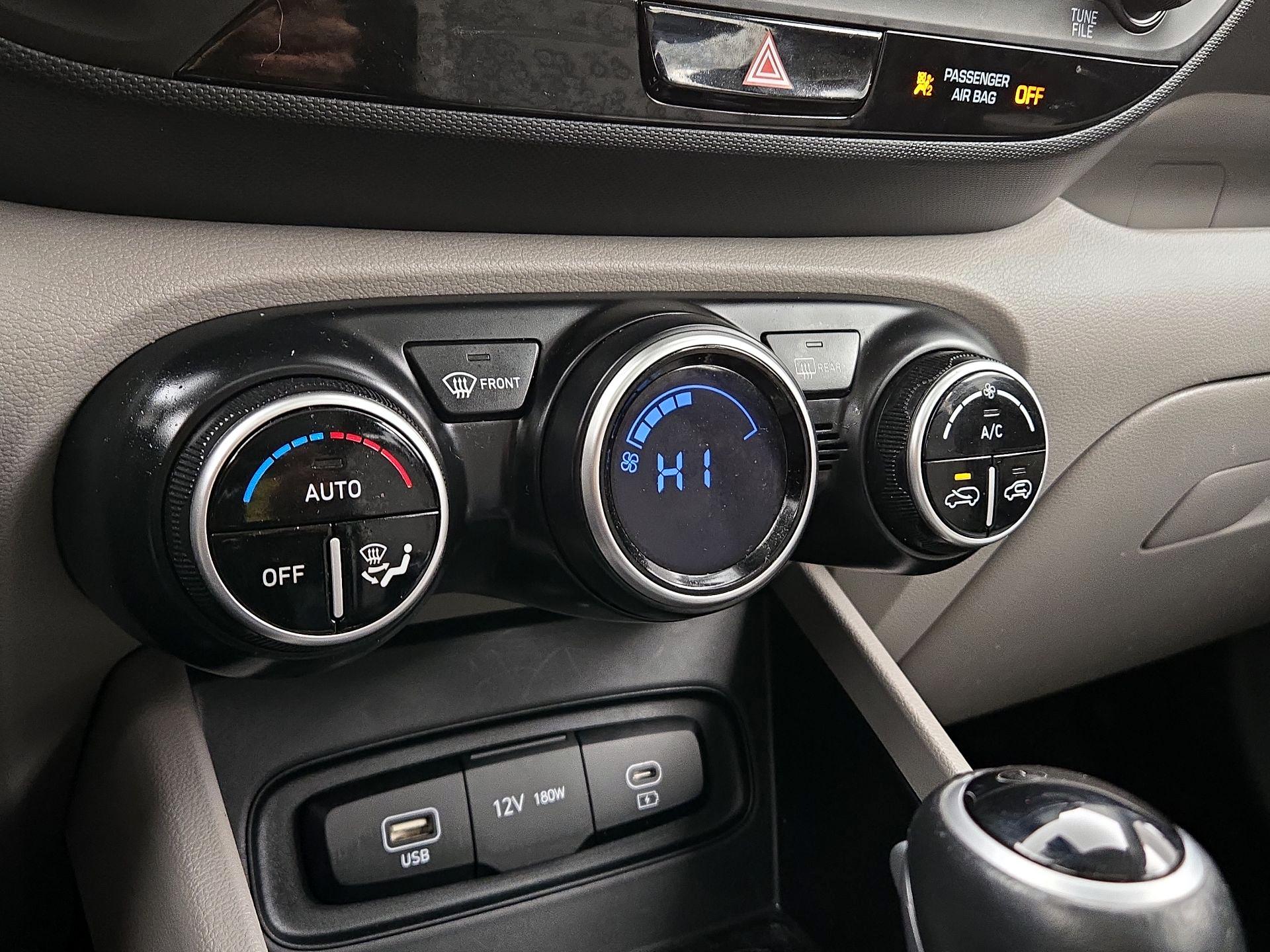 Thumbnail: 2023 Hyundai Venue - 16