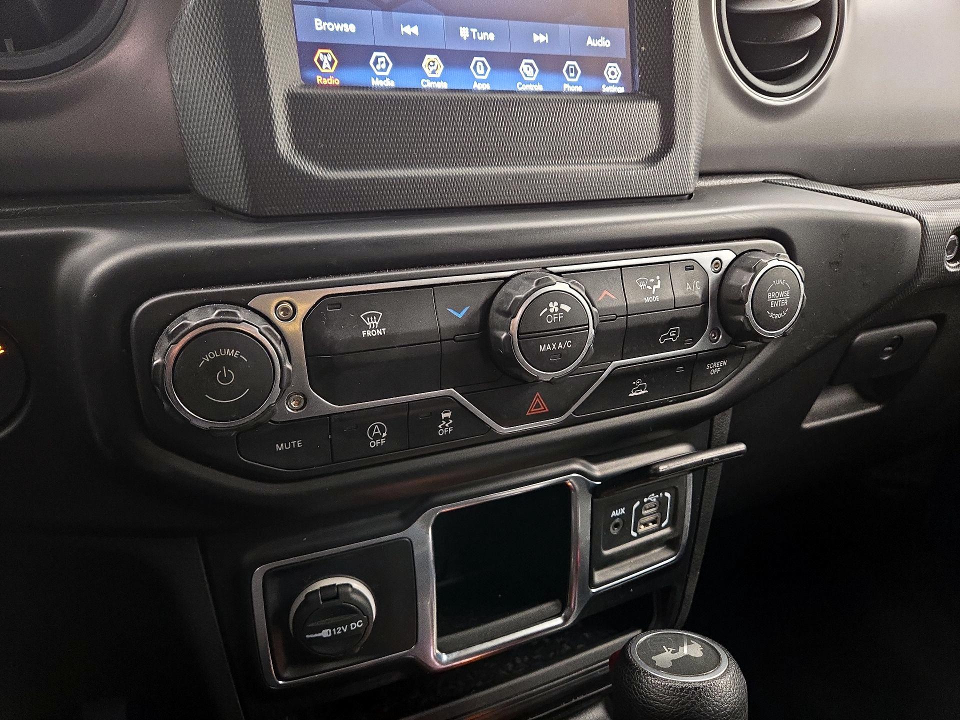 Thumbnail: 2022 Jeep Wrangler - 16