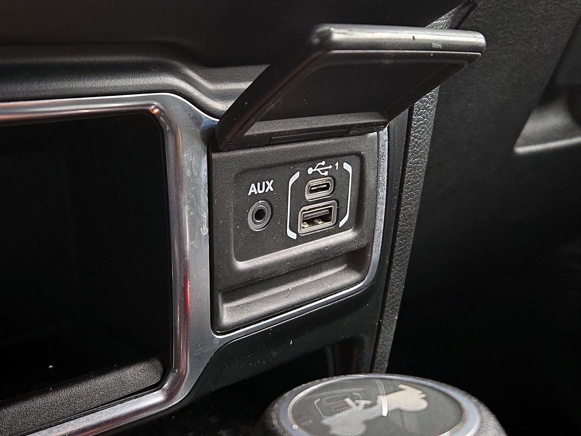 Thumbnail: 2022 Jeep Wrangler - 18