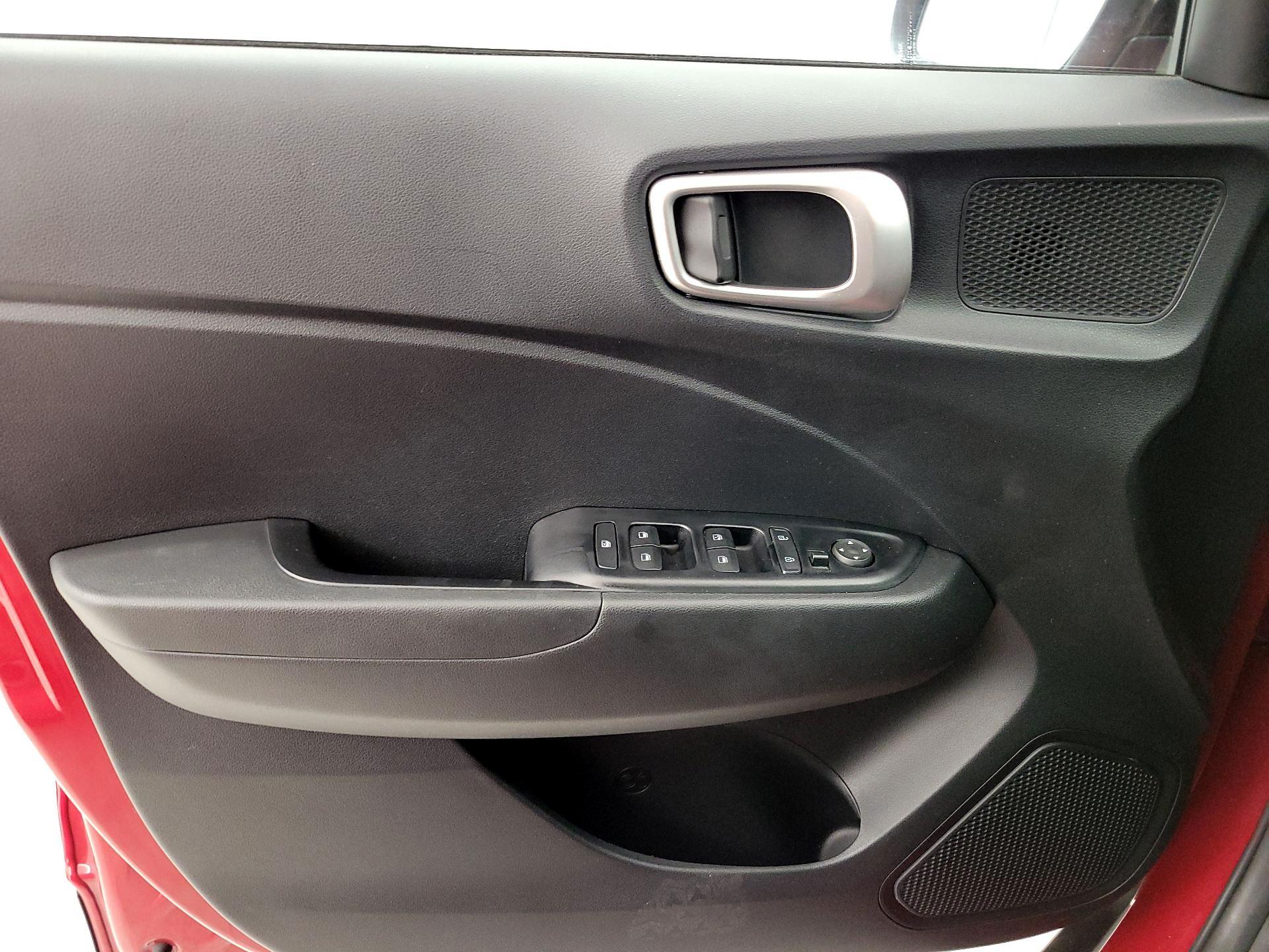 Thumbnail: 2023 Hyundai Venue - 12