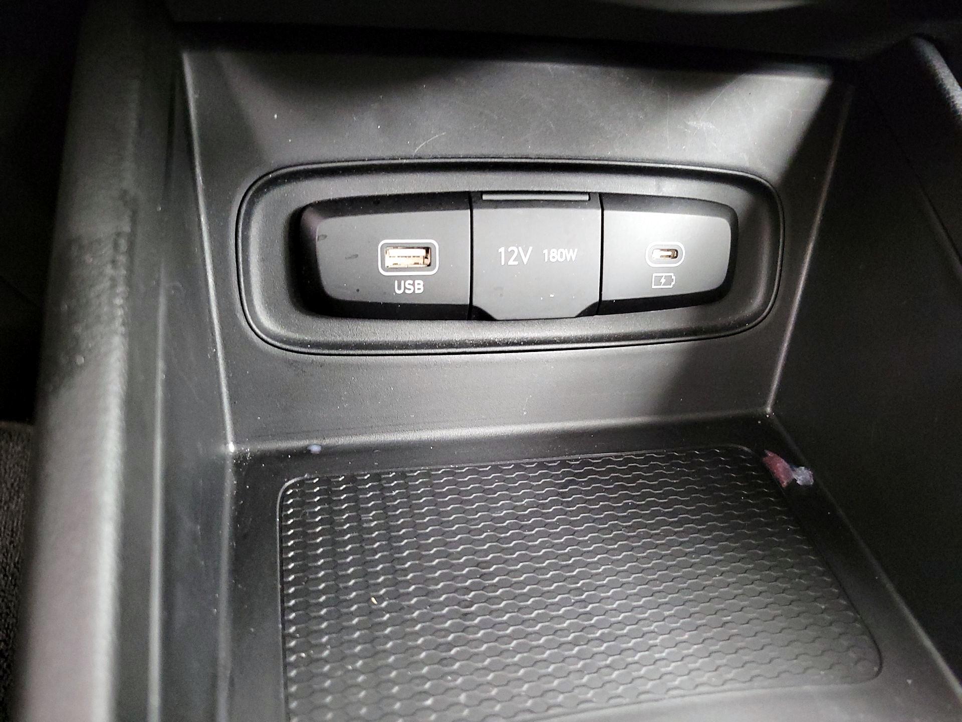 Thumbnail: 2023 Hyundai Venue - 18