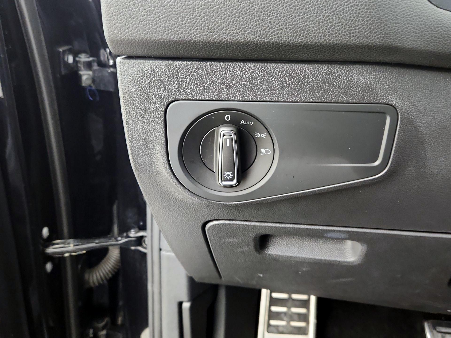 Thumbnail: 2022 Volkswagen Tiguan - 13