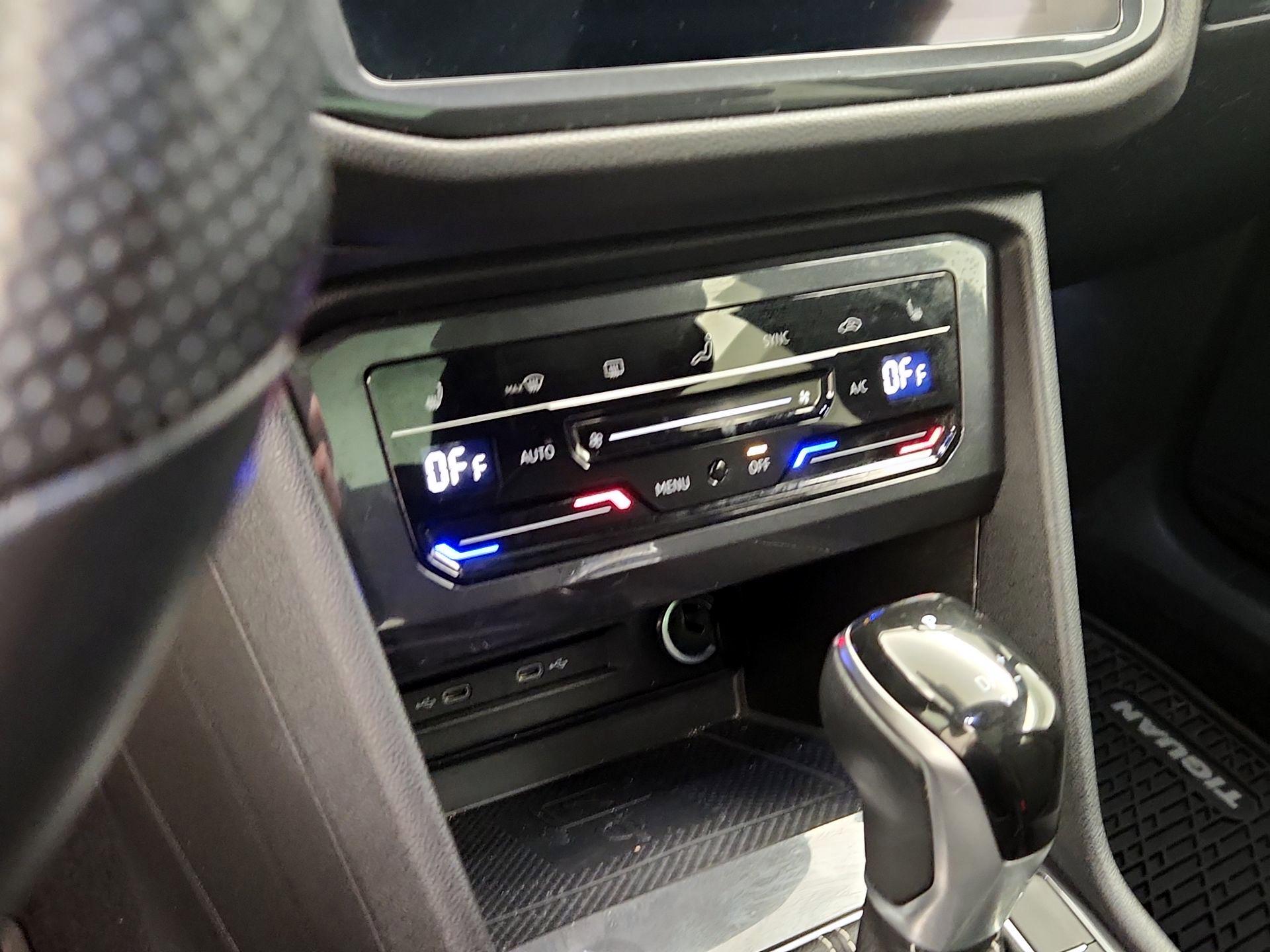 Thumbnail: 2022 Volkswagen Tiguan - 16