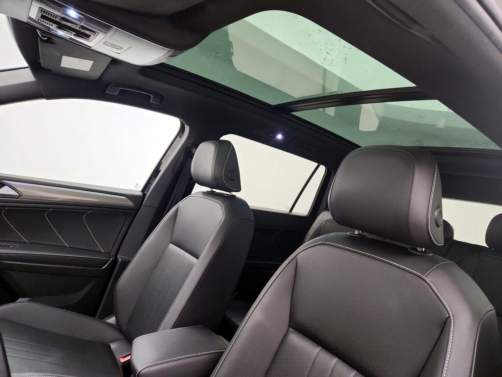 Thumbnail: 2022 Volkswagen Tiguan - 19