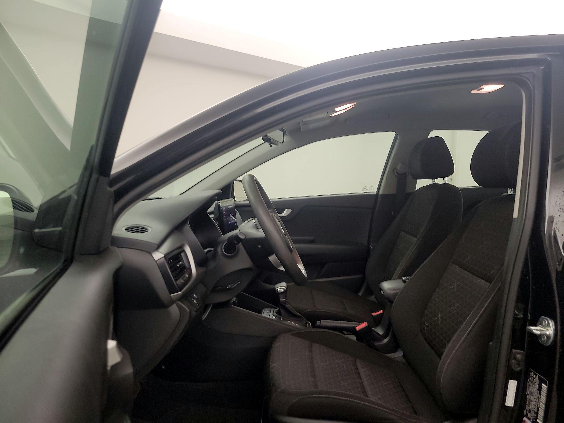 Thumbnail: 2021 Kia Rio - 11