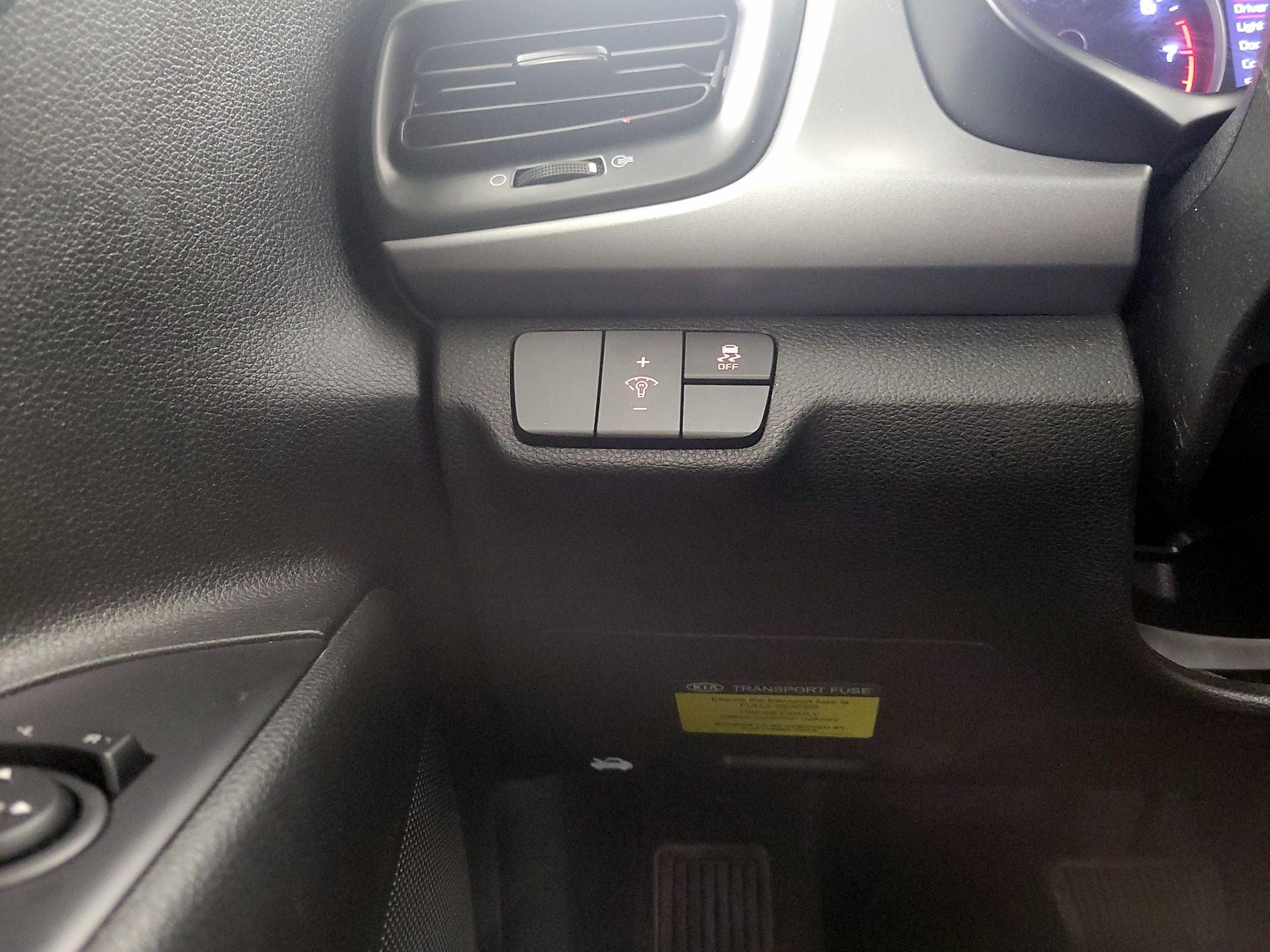 Thumbnail: 2021 Kia Rio - 13