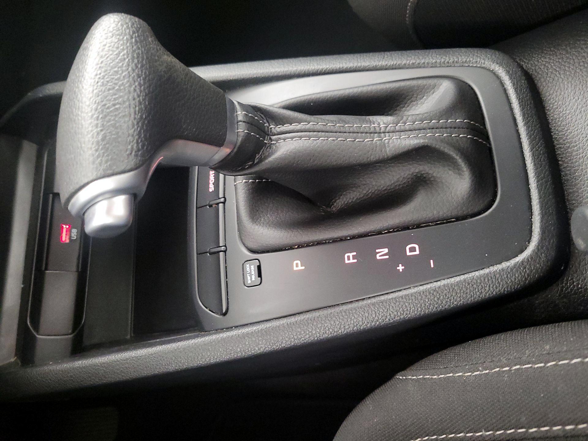 Thumbnail: 2021 Kia Rio - 17