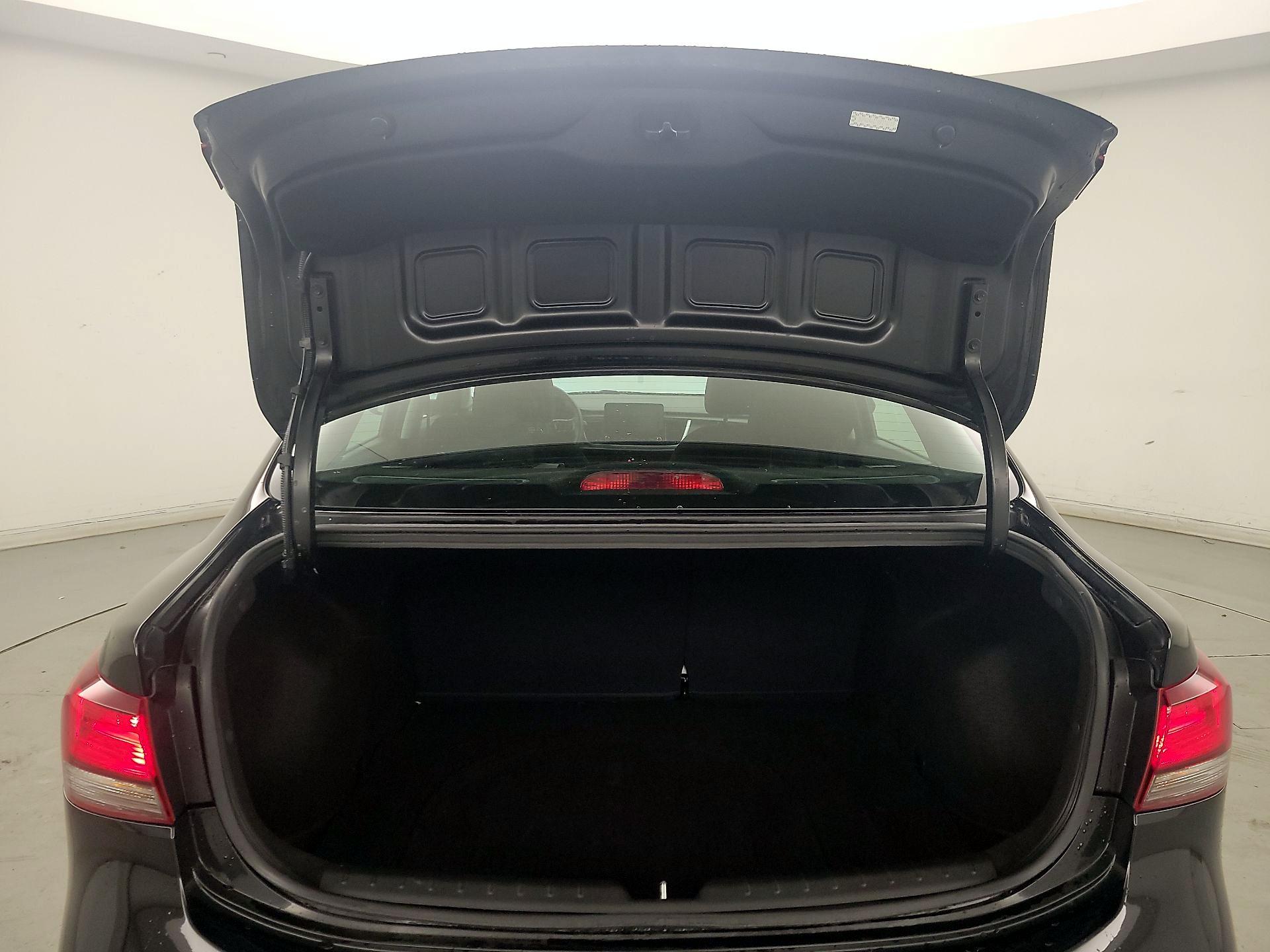 Thumbnail: 2021 Kia Rio - 20