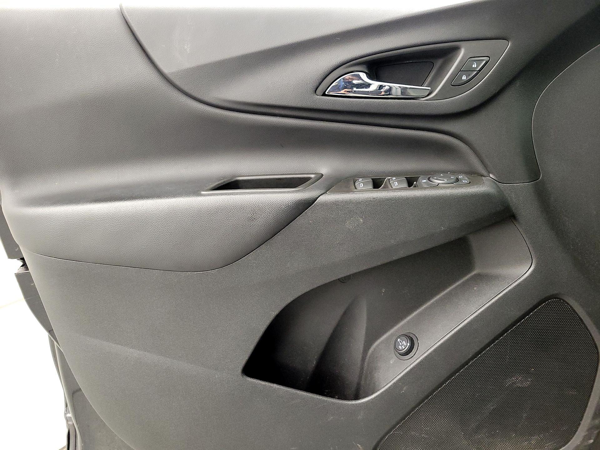 Thumbnail: 2022 Chevrolet Equinox - 12