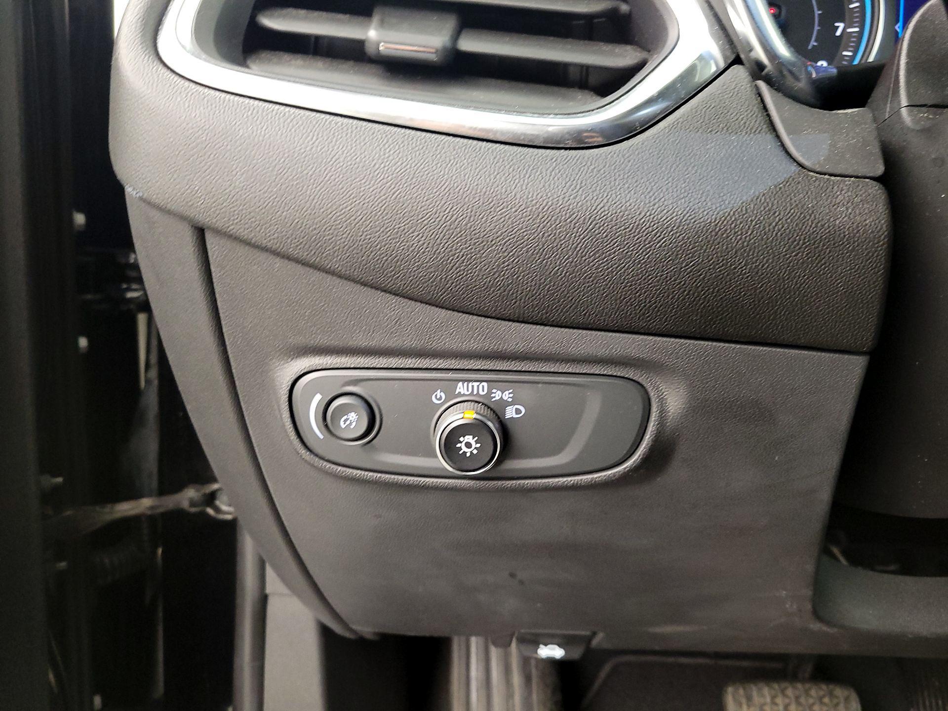 Thumbnail: 2022 Chevrolet Equinox - 13