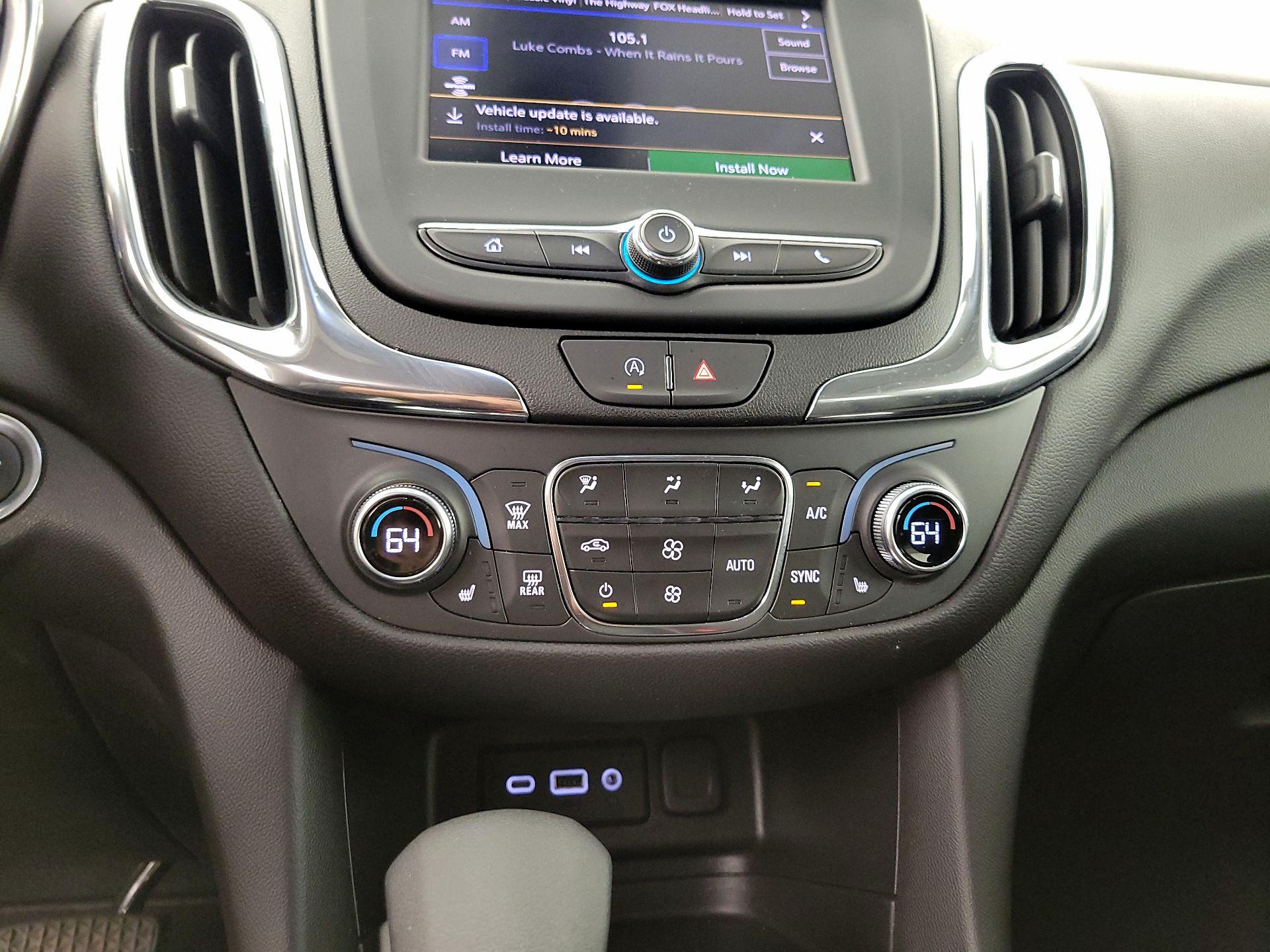 Thumbnail: 2022 Chevrolet Equinox - 16