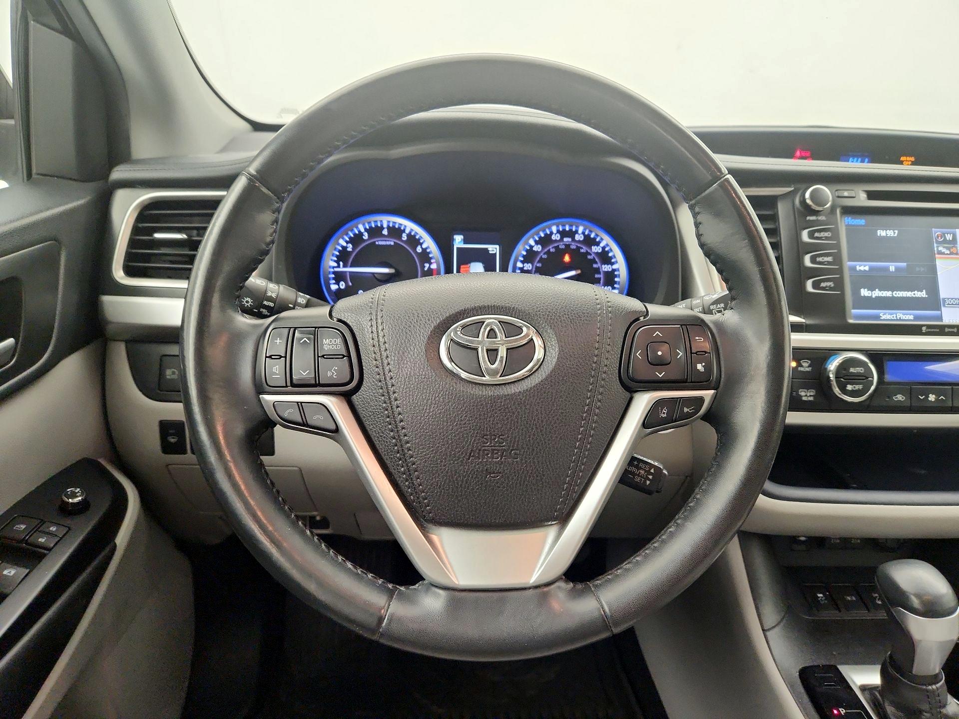 Thumbnail: 2019 Toyota Highlander - 10