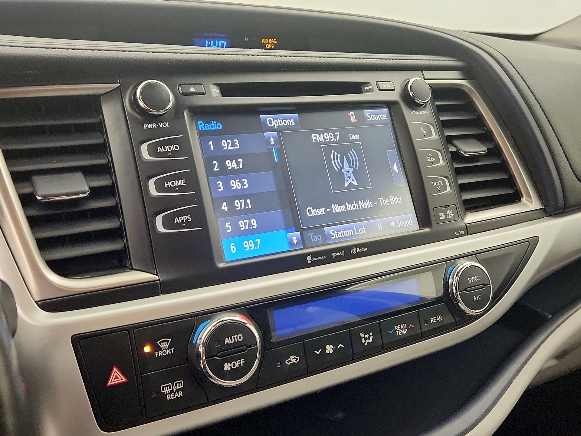 Thumbnail: 2019 Toyota Highlander - 16