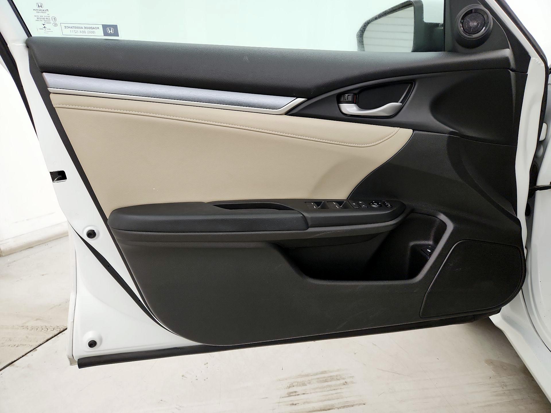 Thumbnail: 2017 Honda Civic - 12