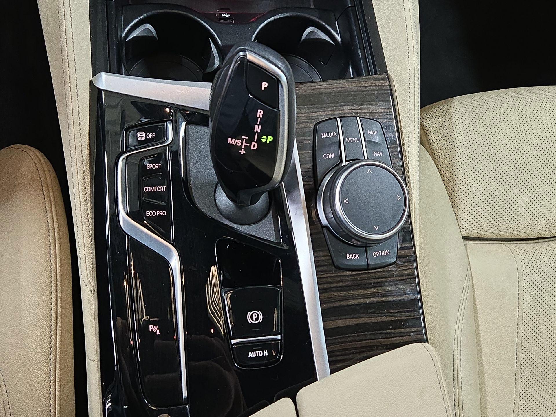 Thumbnail: 2023 BMW 5 Series - 18