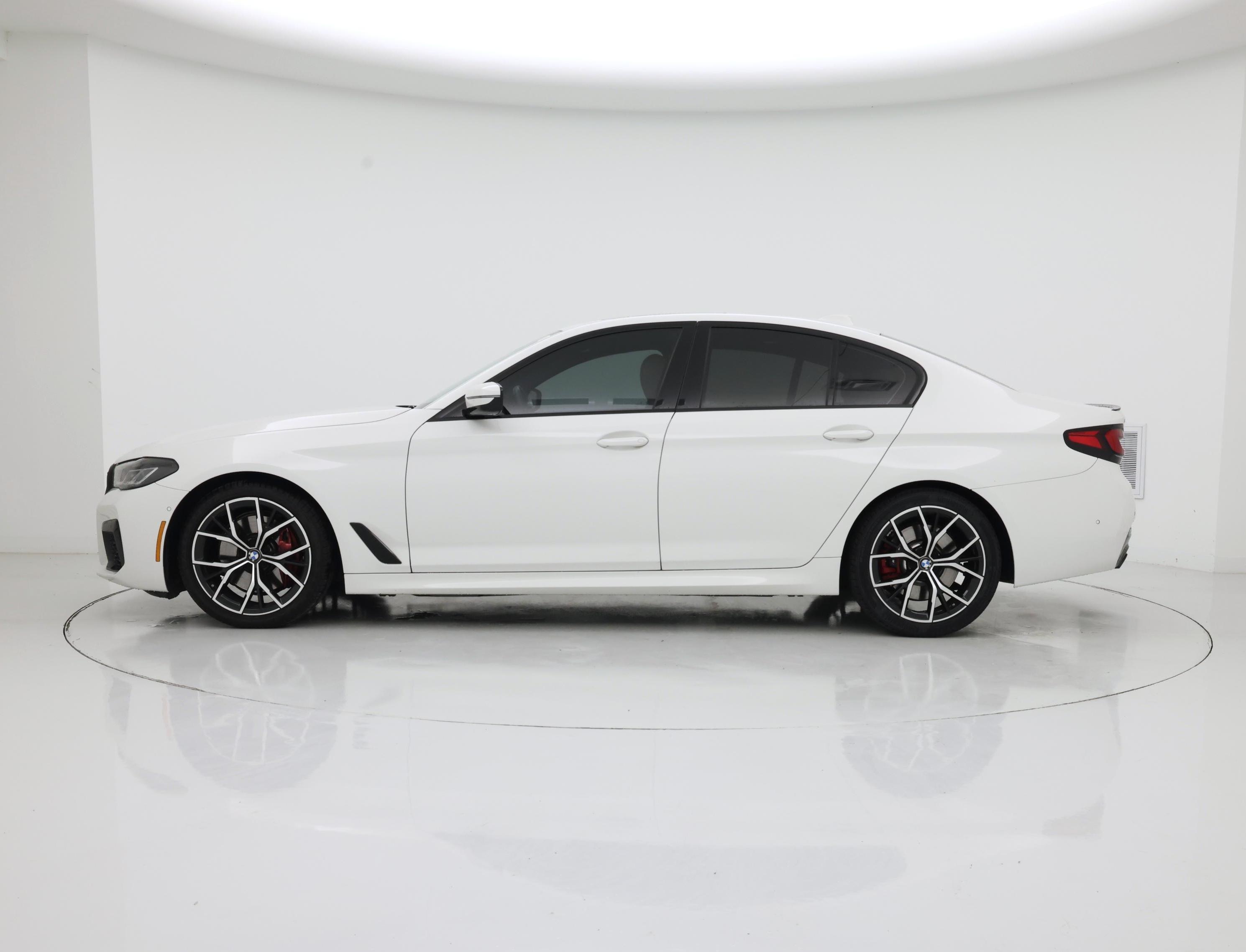 Thumbnail: 2023 BMW 5 Series - 3