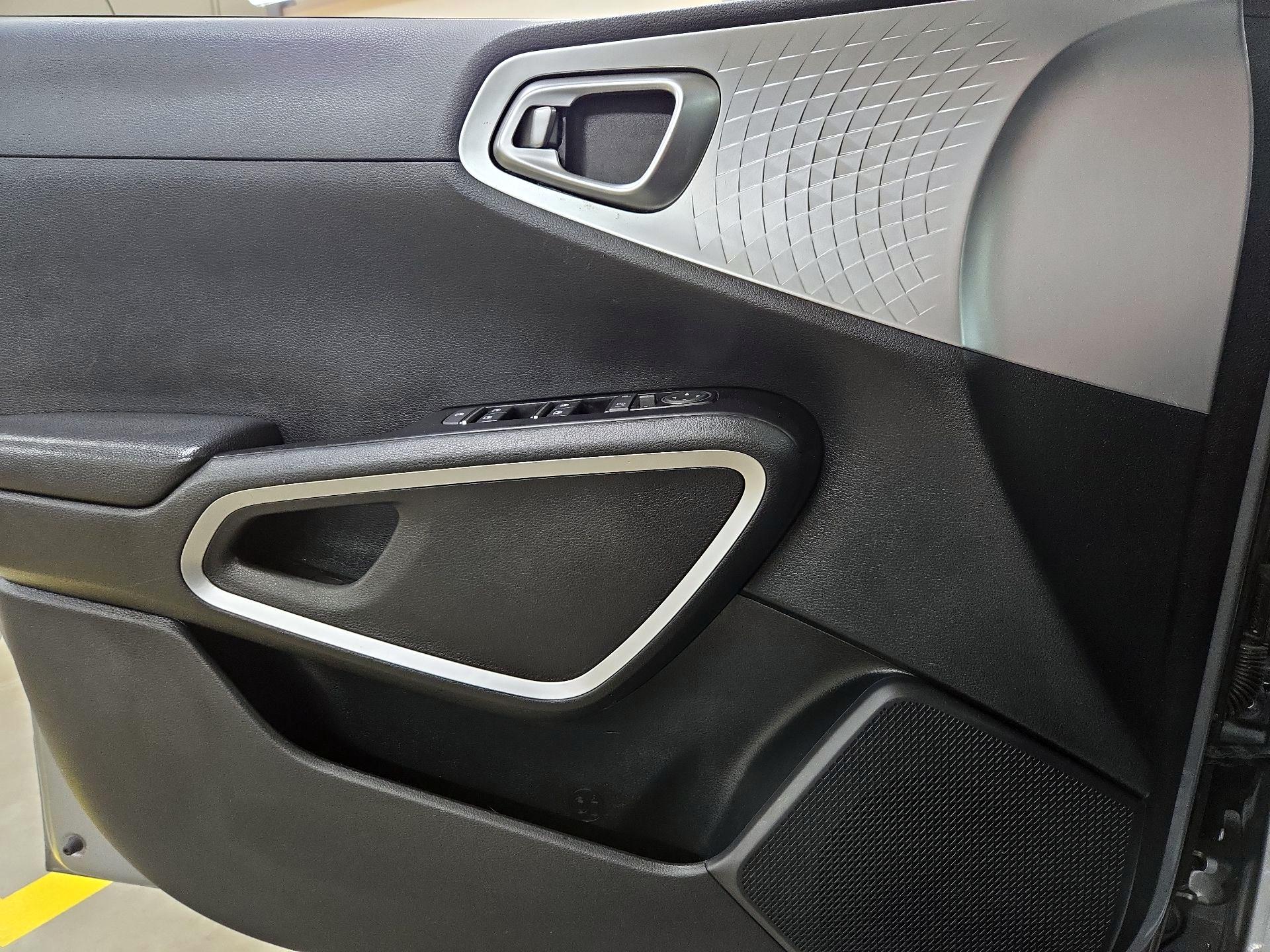 Thumbnail: 2022 Kia Soul - 12