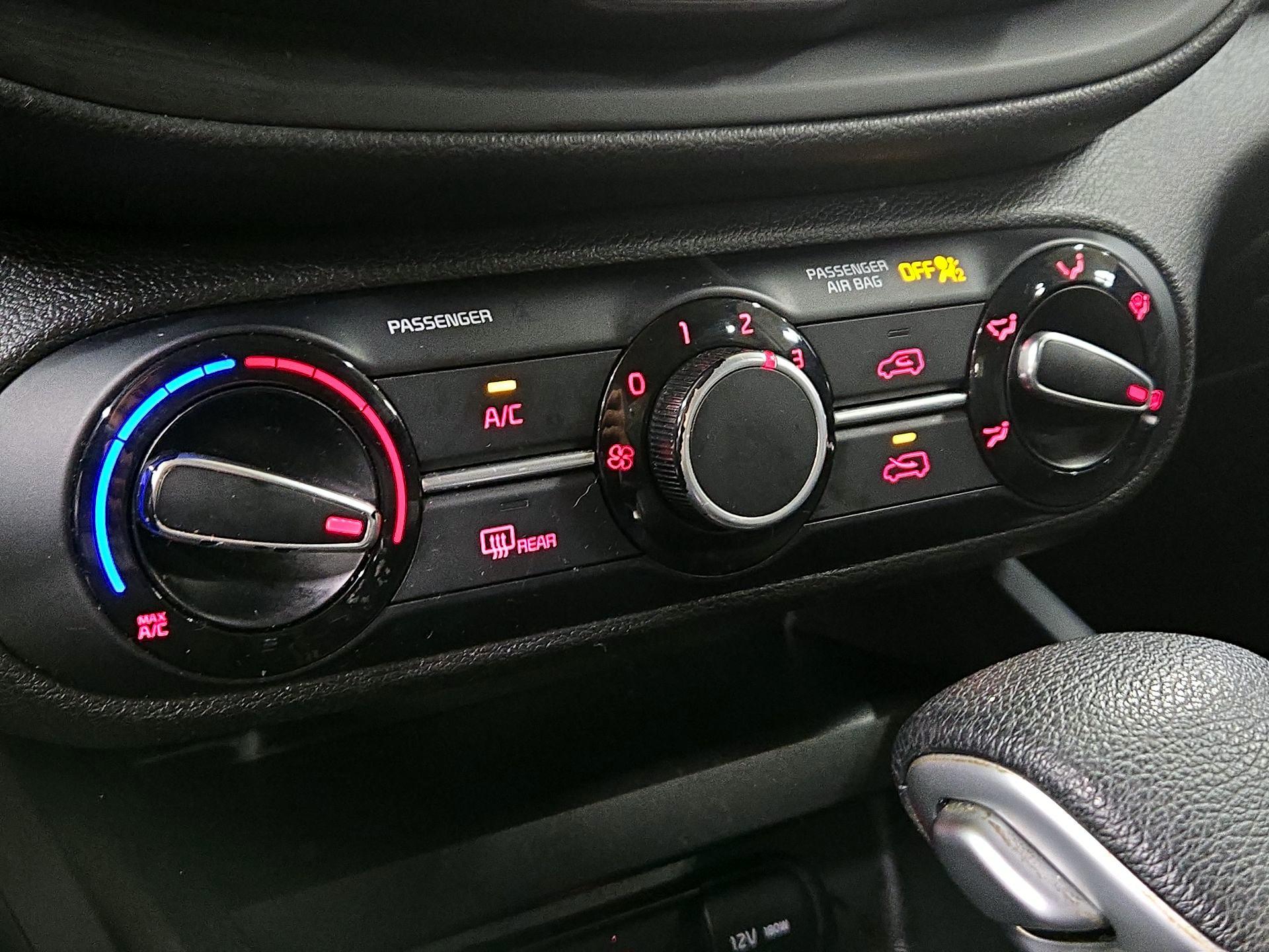 Thumbnail: 2022 Kia Soul - 16