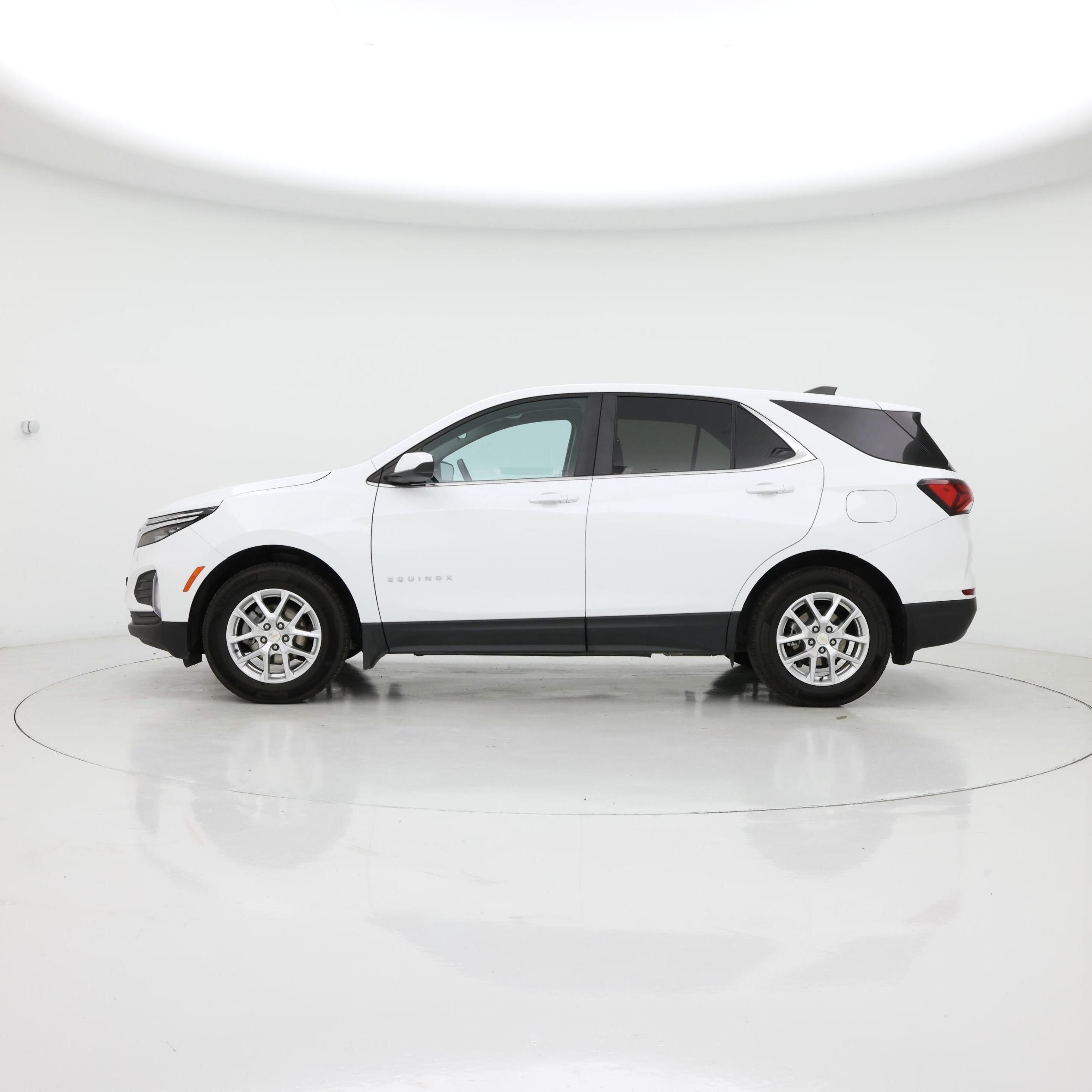 Thumbnail: 2023 Chevrolet Equinox - 3