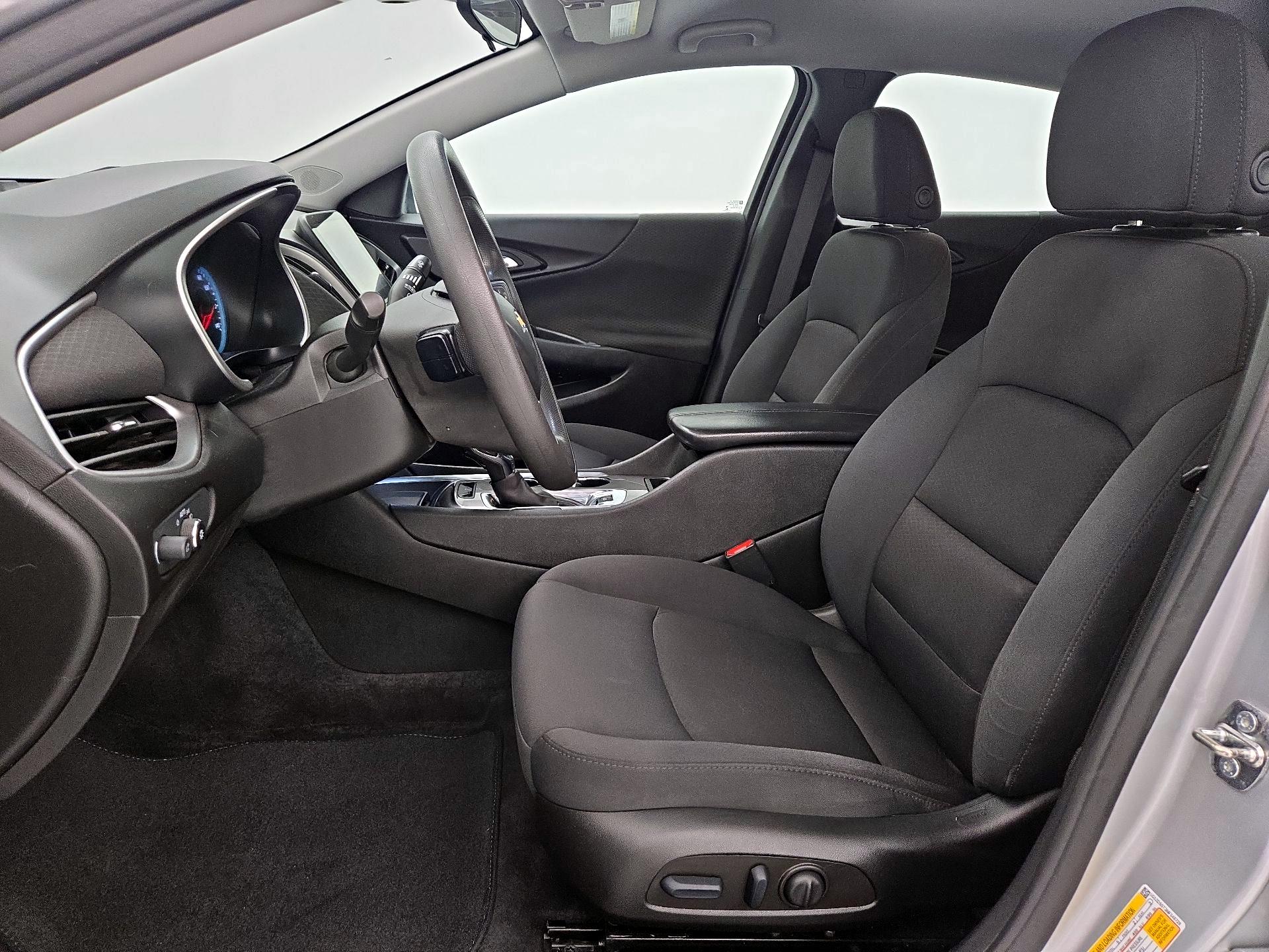 Thumbnail: 2022 Chevrolet Malibu - 11