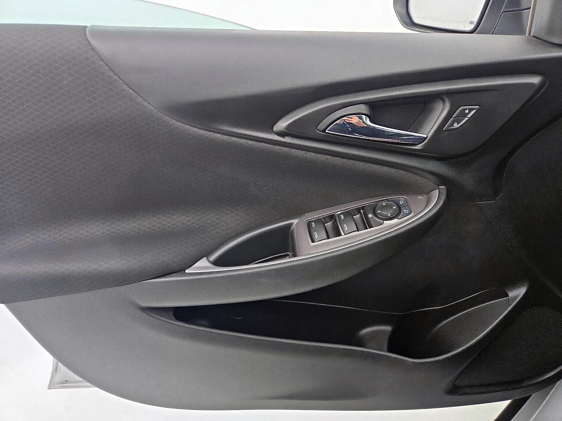 Thumbnail: 2022 Chevrolet Malibu - 12