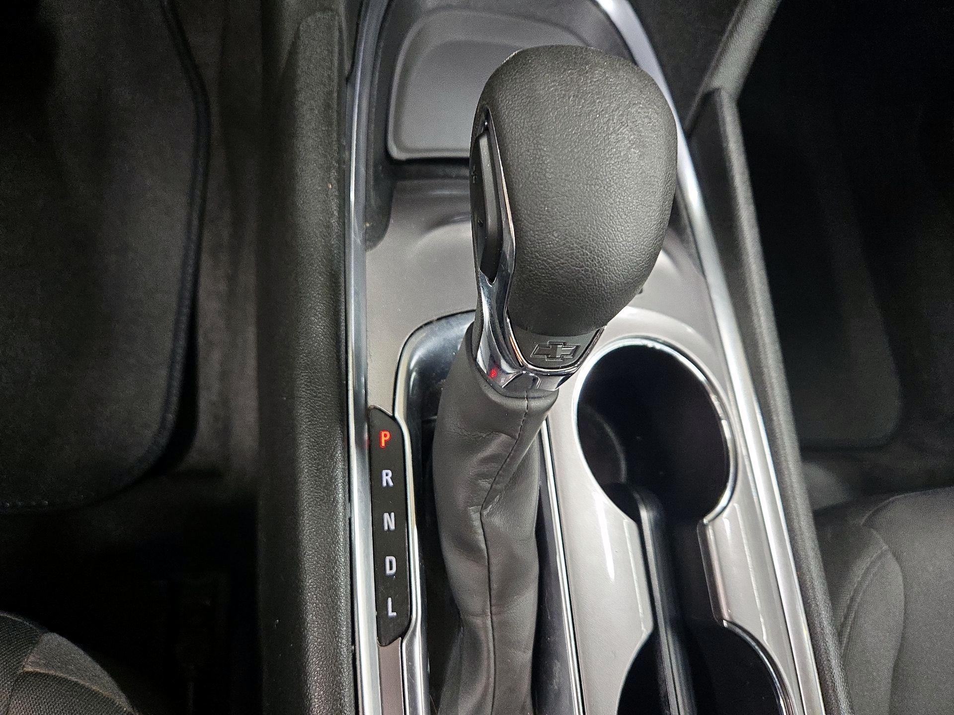 Thumbnail: 2022 Chevrolet Malibu - 16