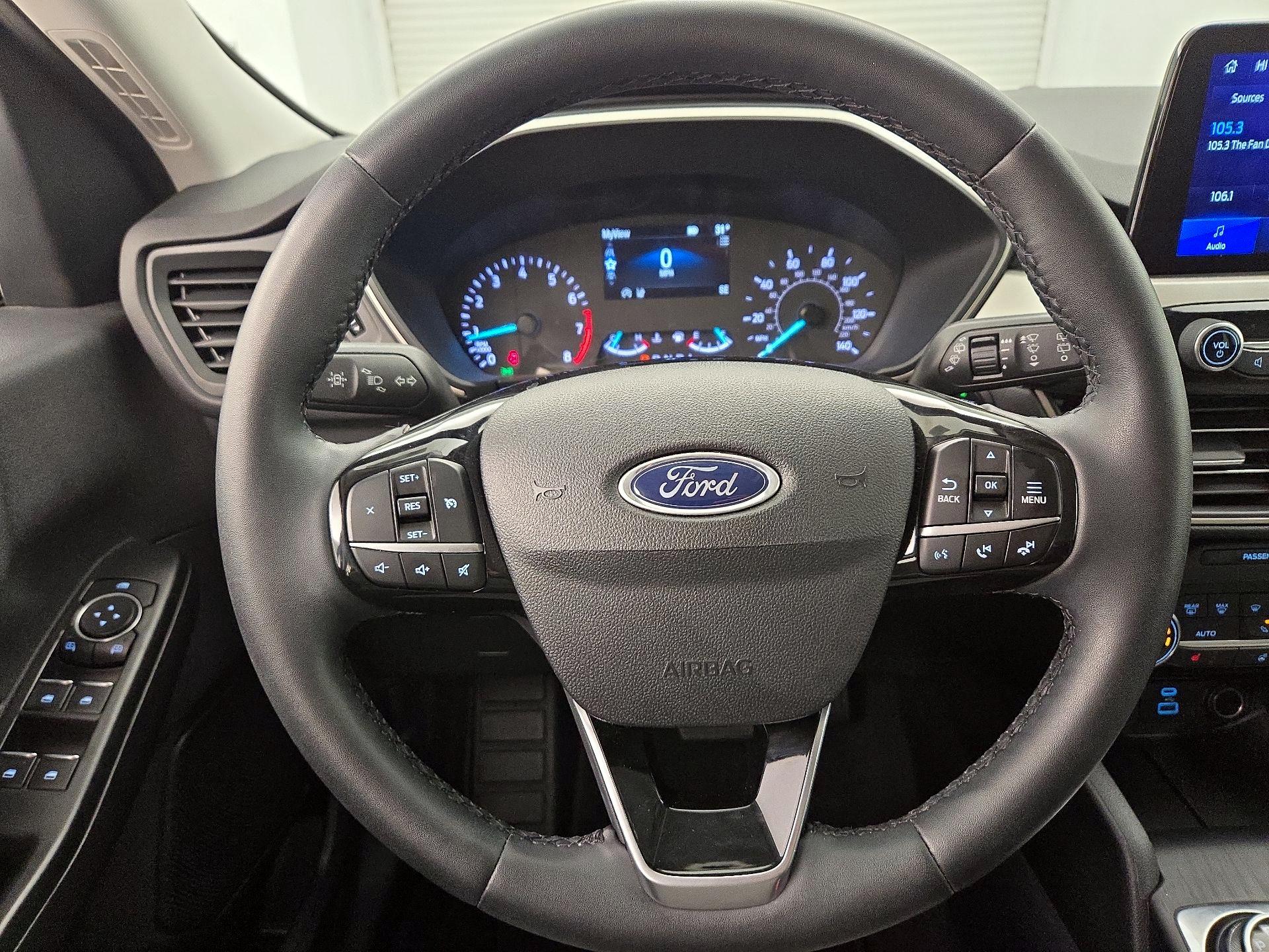 Thumbnail: 2022 Ford Escape - 10