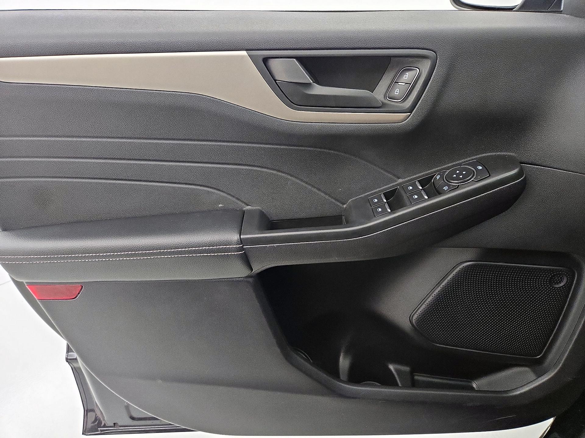 Thumbnail: 2022 Ford Escape - 12