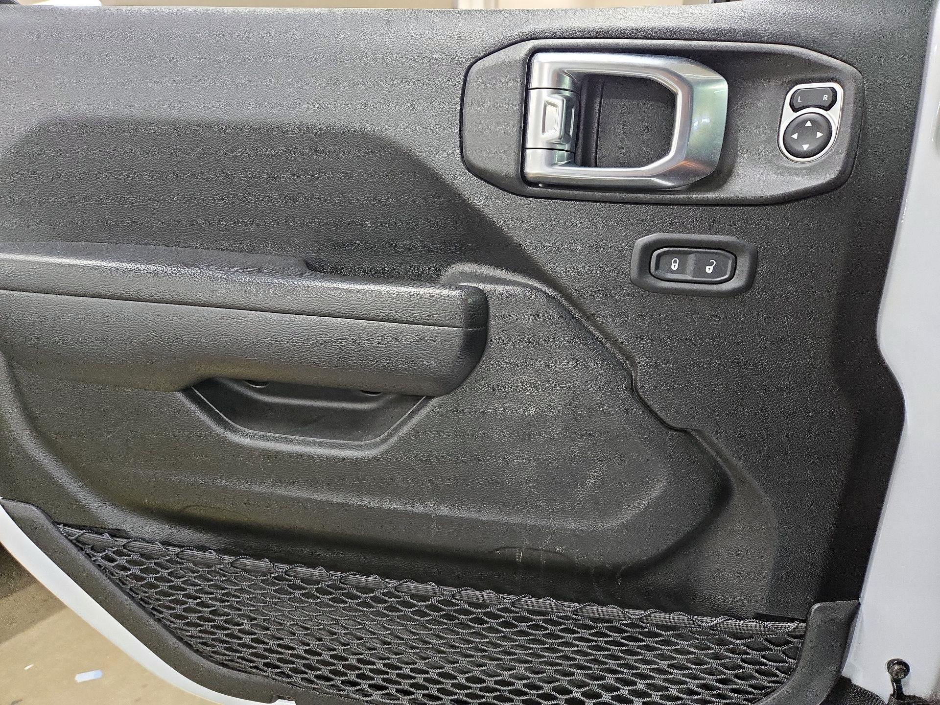 Thumbnail: 2023 Jeep Gladiator - 12