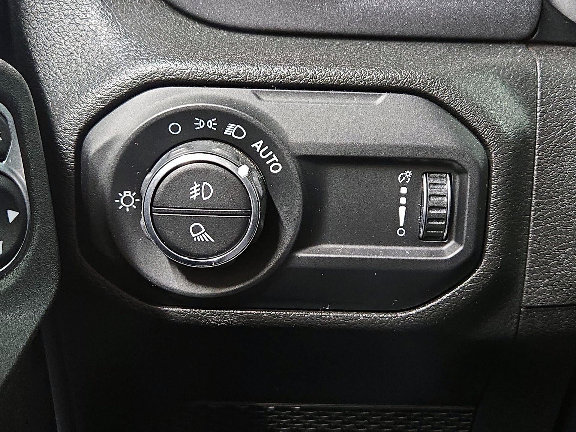 Thumbnail: 2023 Jeep Gladiator - 13